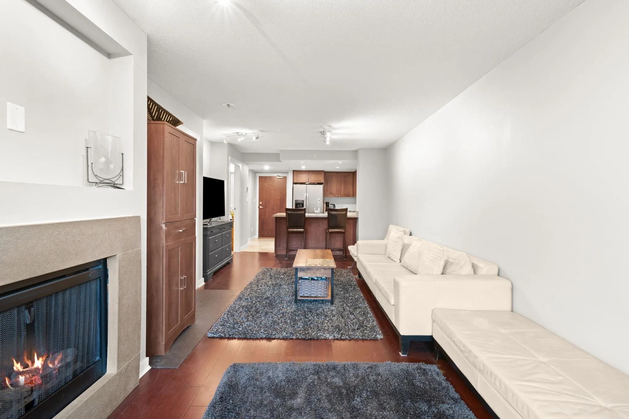 120 9373 Hemlock Drive