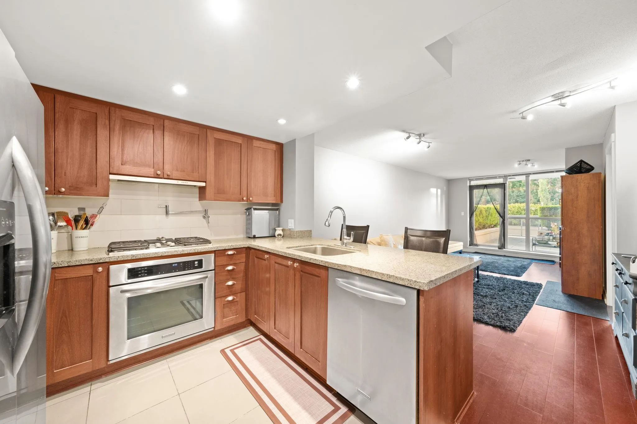 120 9373 Hemlock Drive