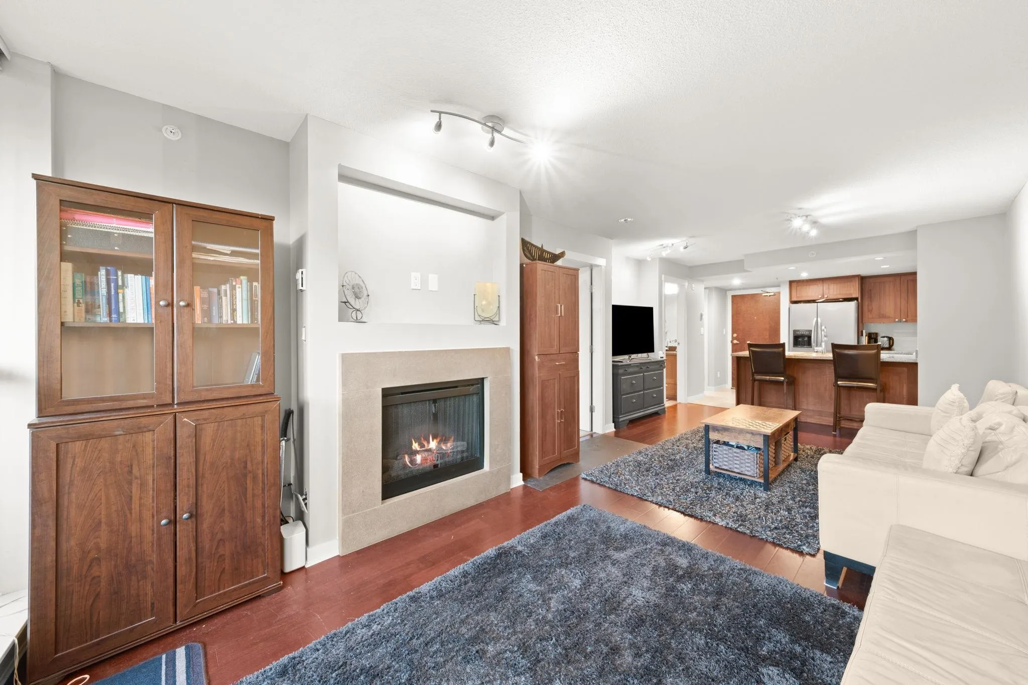 120 9373 Hemlock Drive
