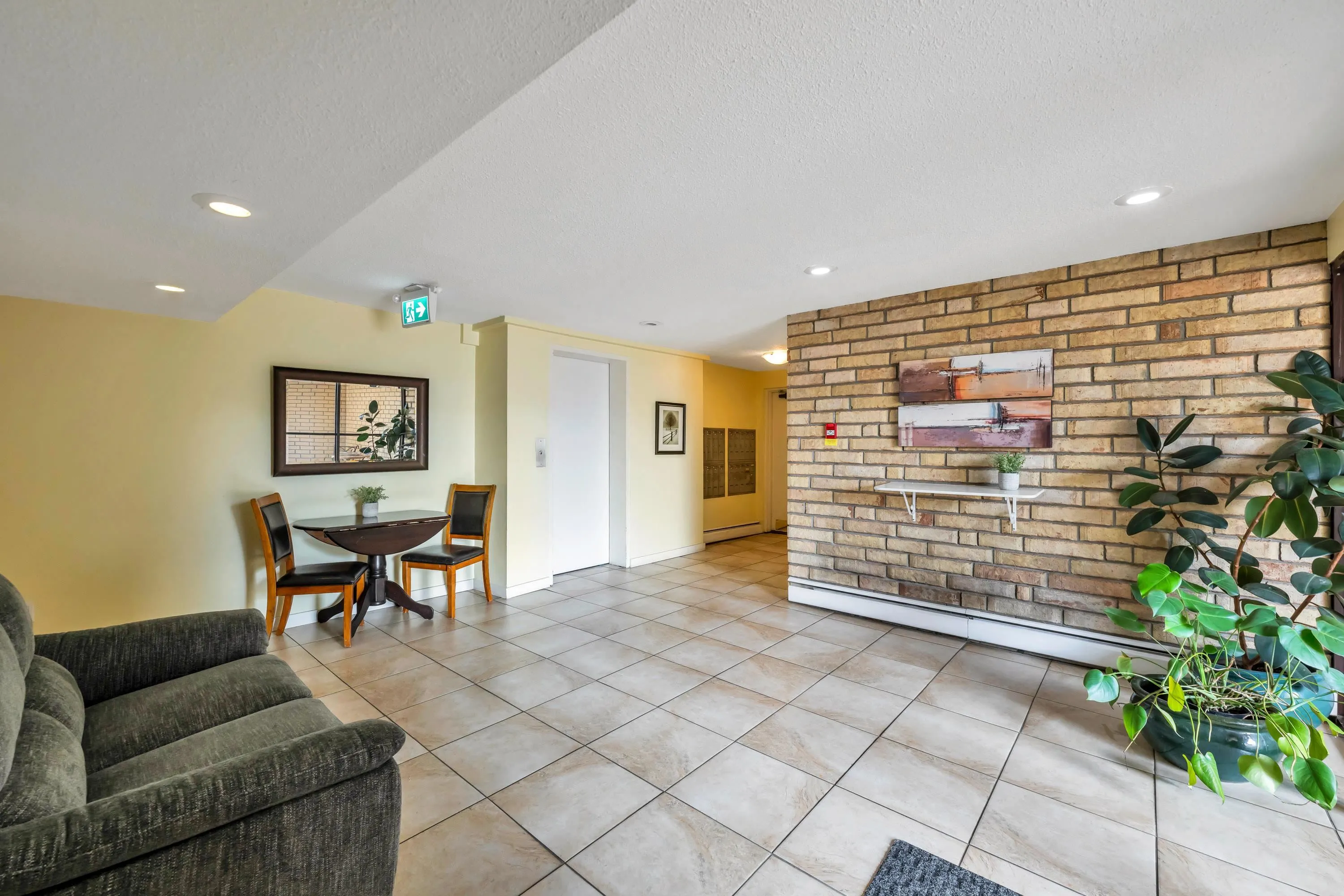 201 15265 Roper Avenue