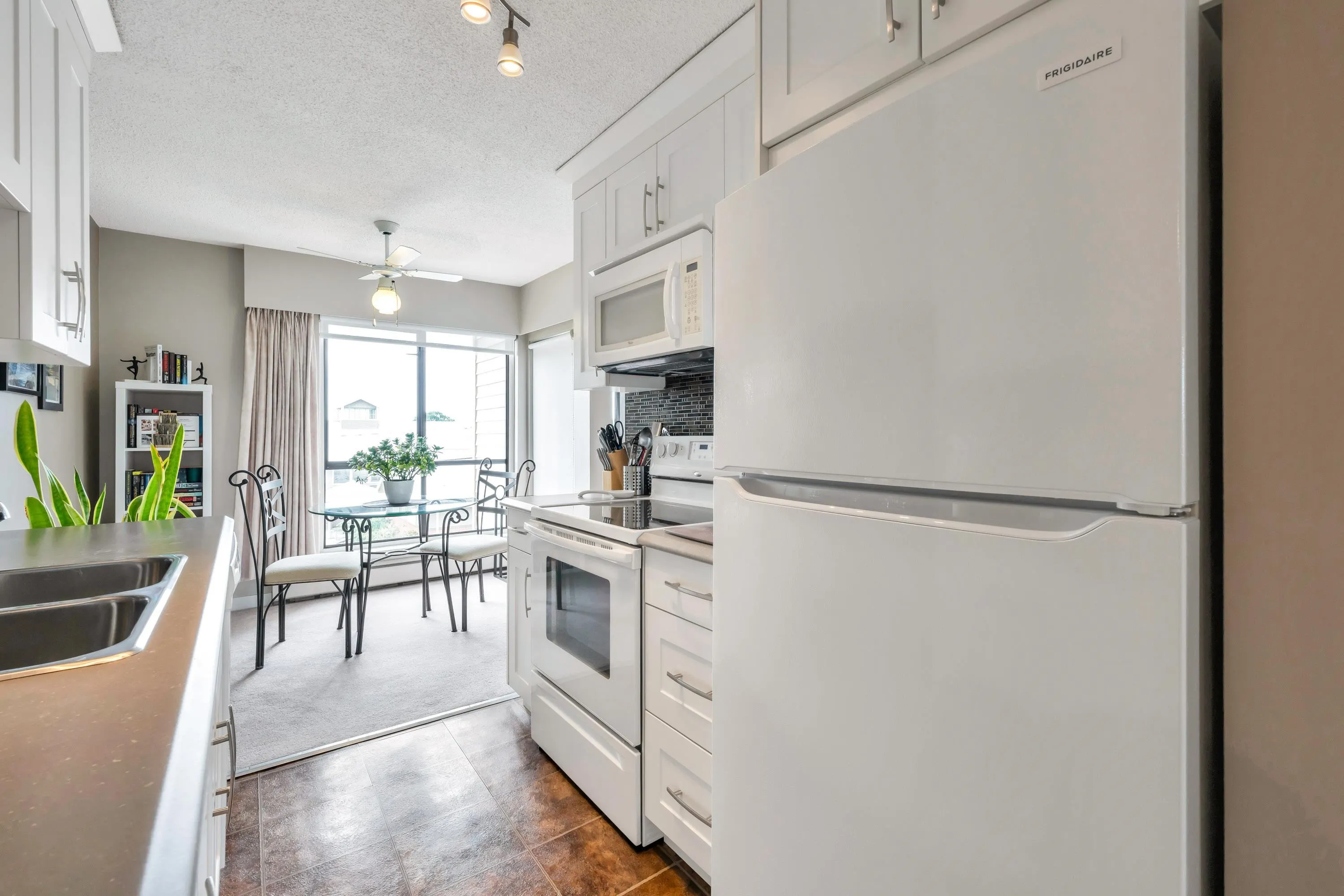 201 15265 Roper Avenue