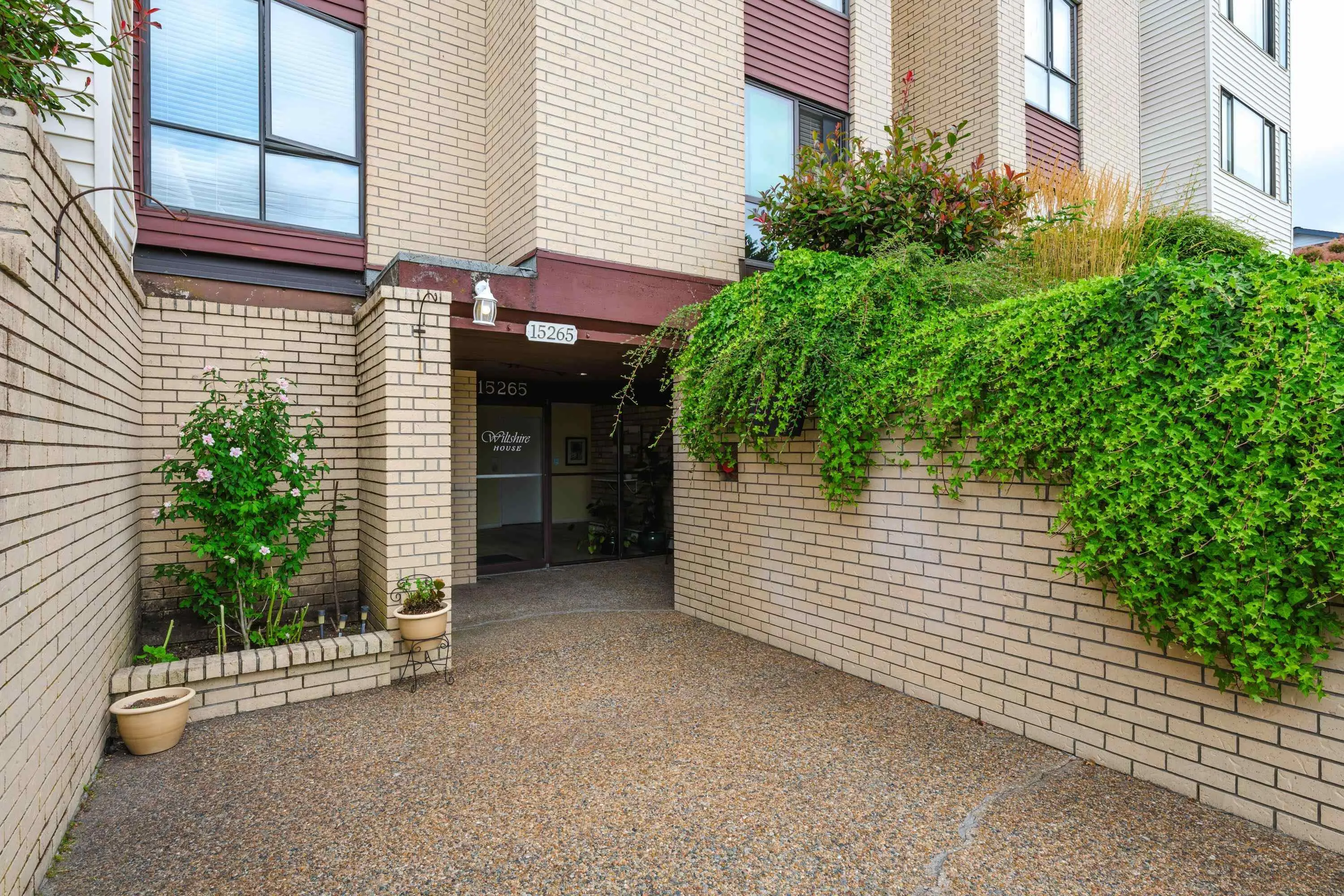 201 15265 Roper Avenue