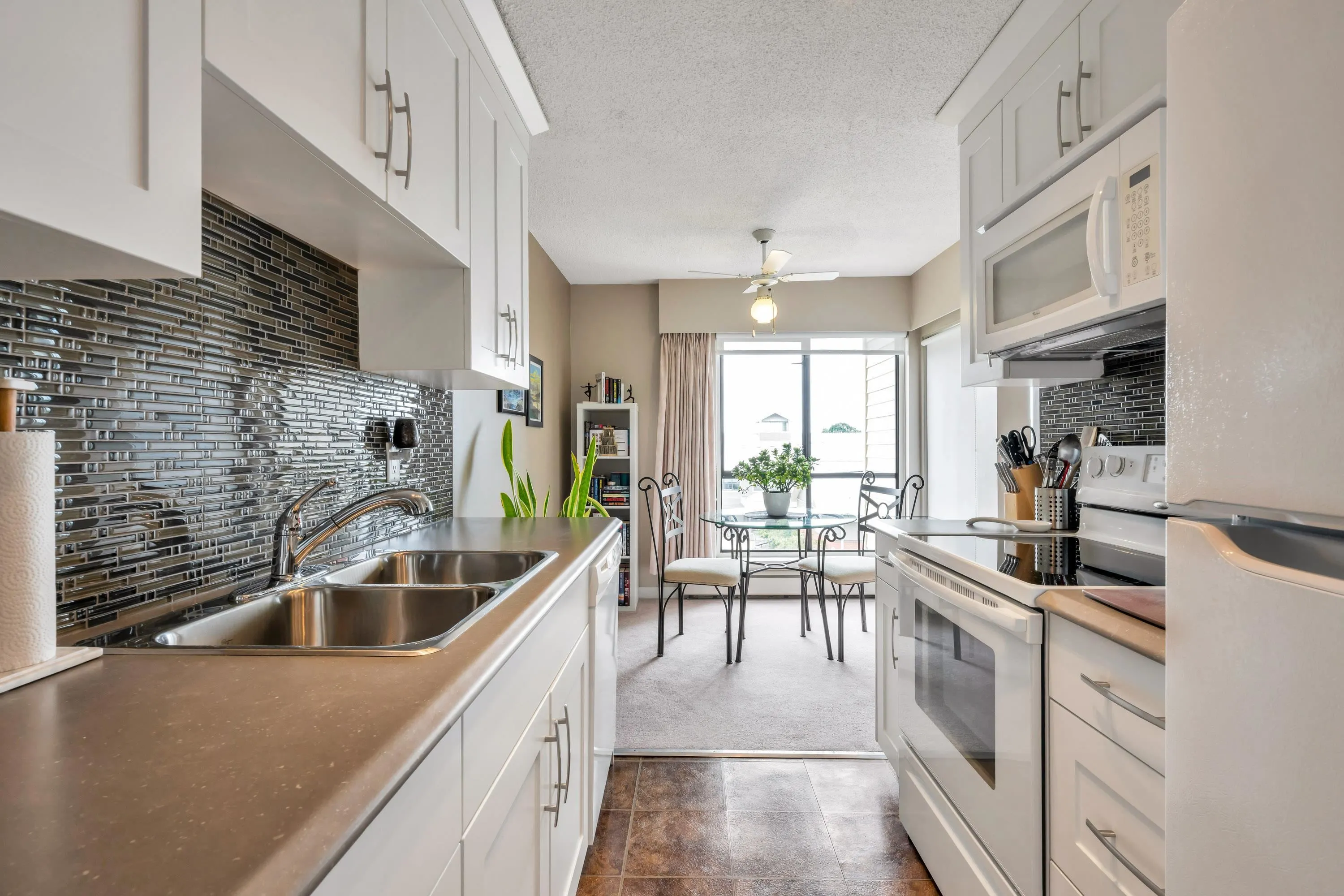 201 15265 Roper Avenue