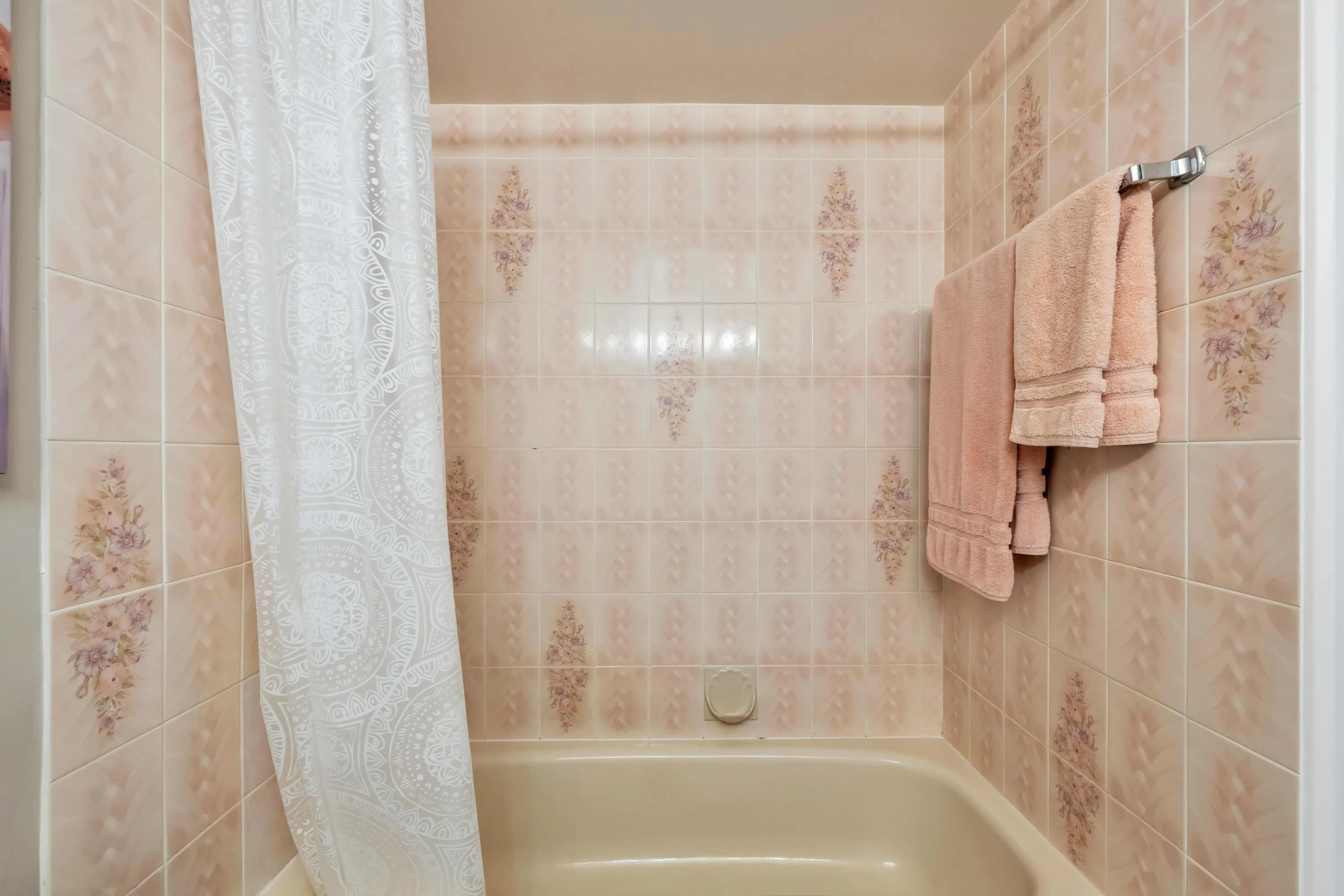 201 15265 Roper Avenue