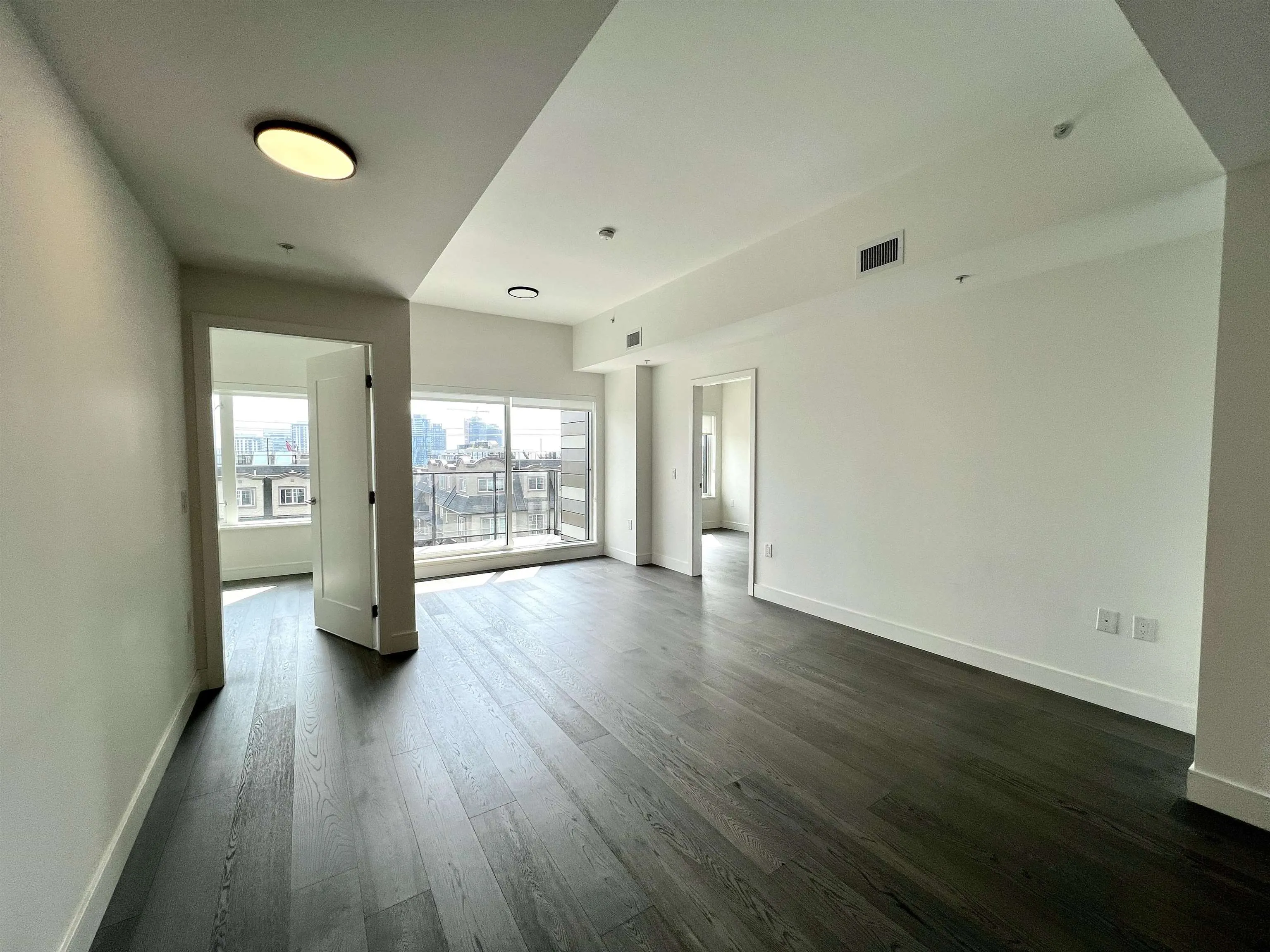 4xx 477 W 59 Avenue