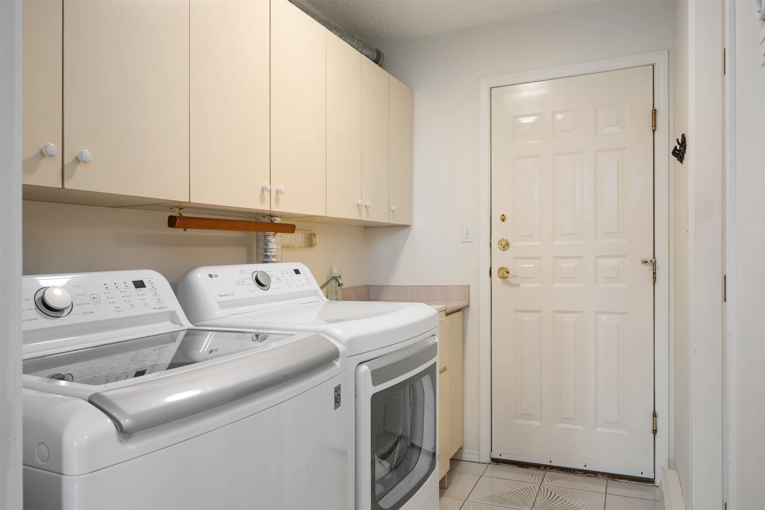 1247 Selkirk Drive