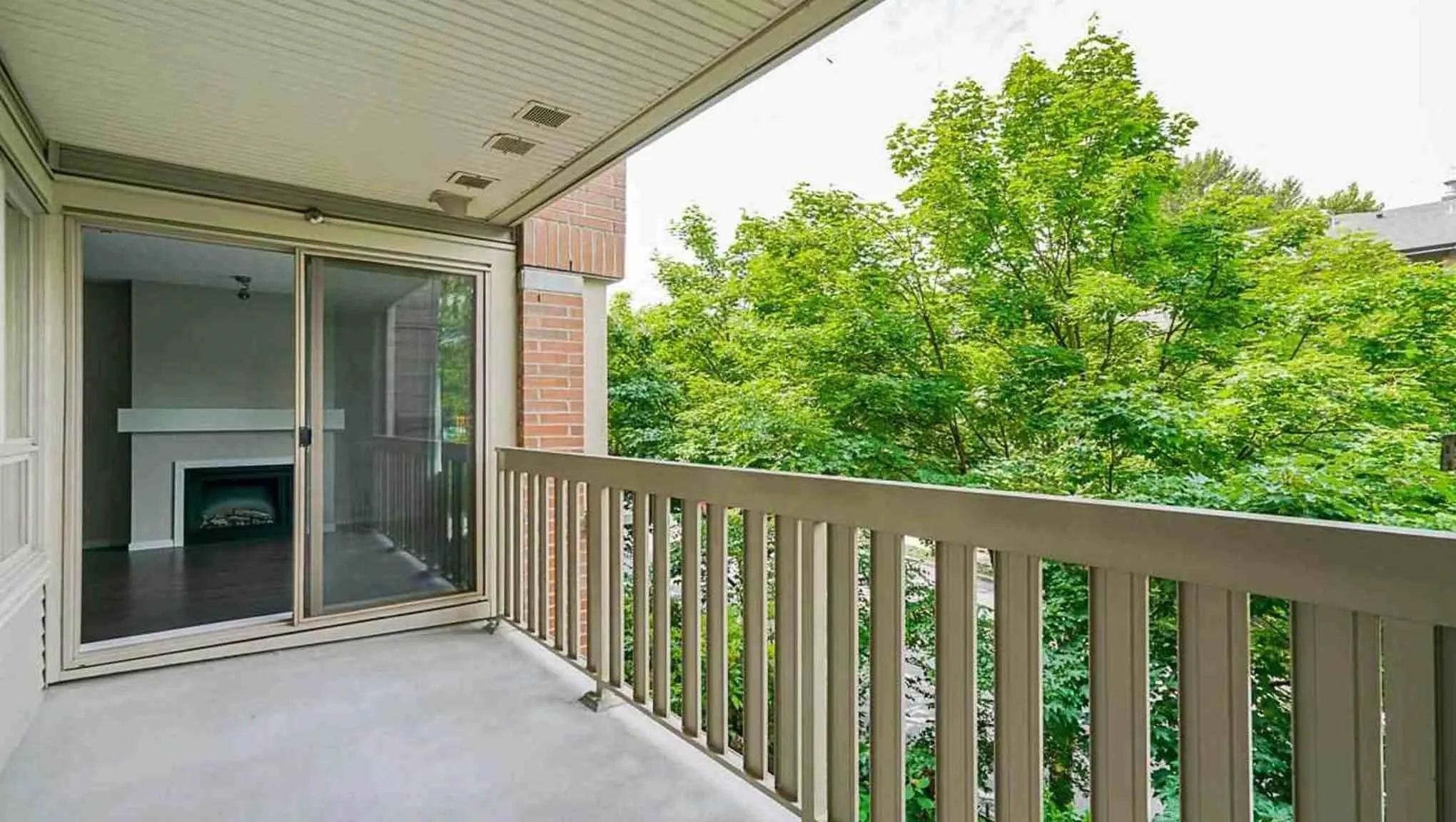 413 801 Klahanie Drive