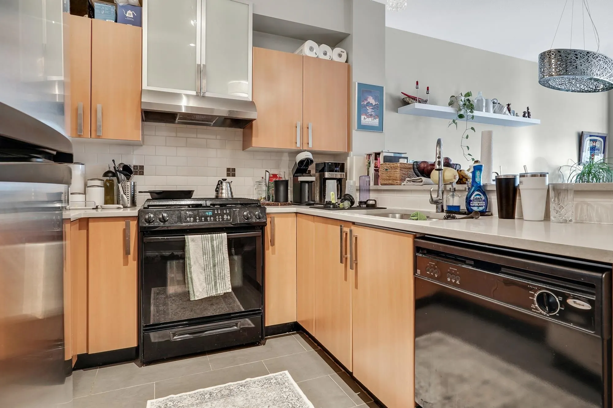 413 801 Klahanie Drive
