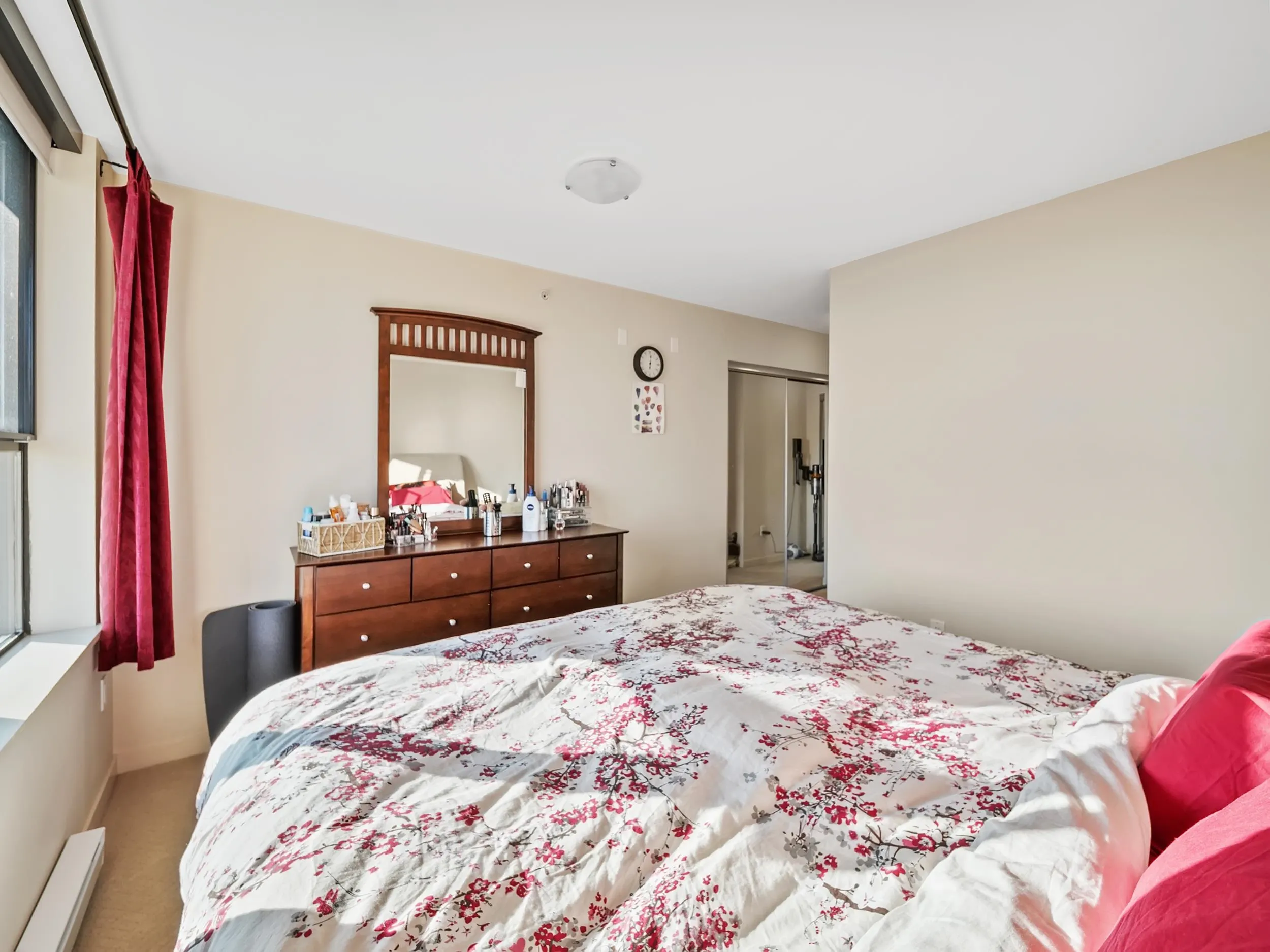 805 683 W Victoria Park