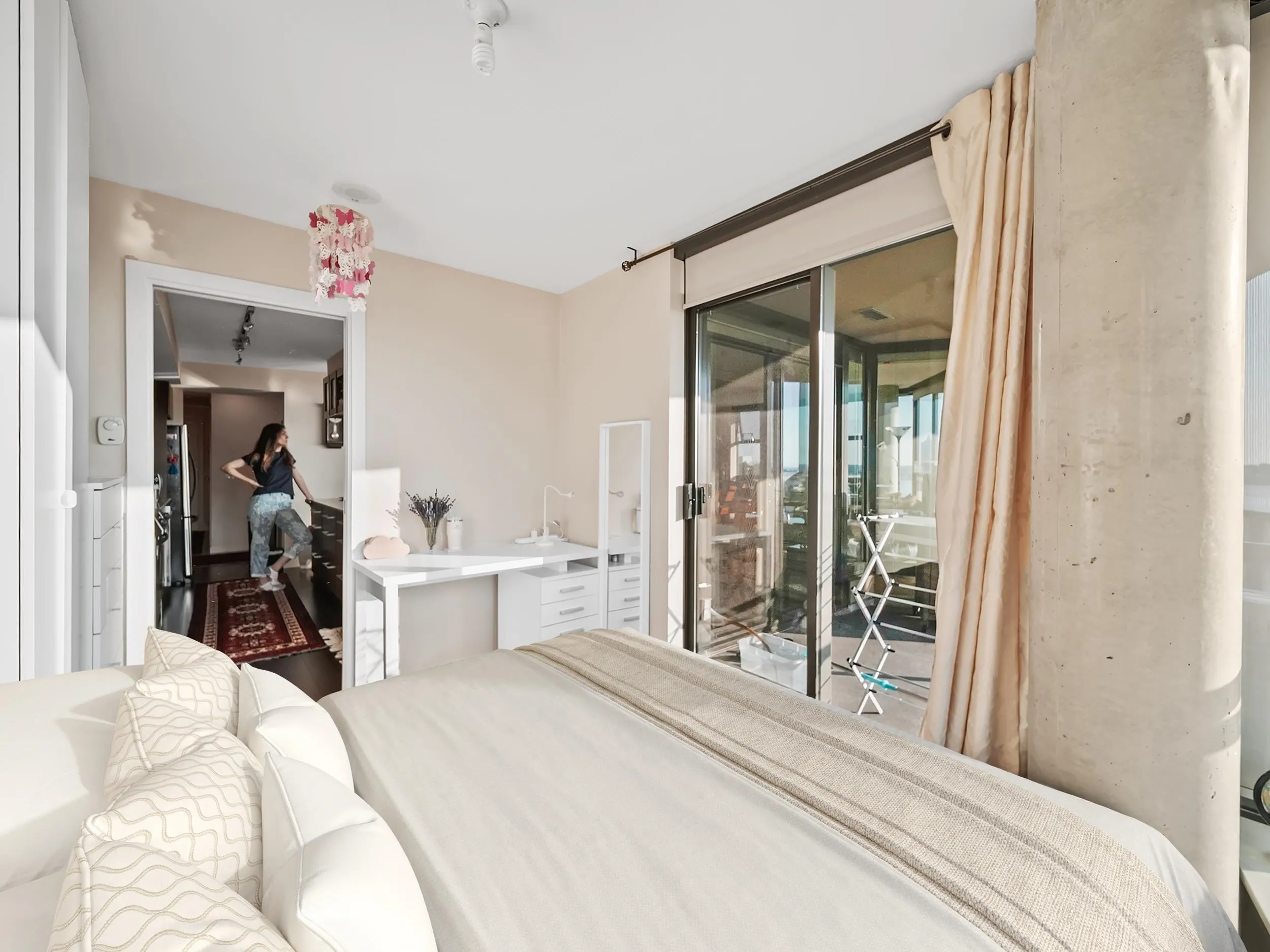 805 683 W Victoria Park
