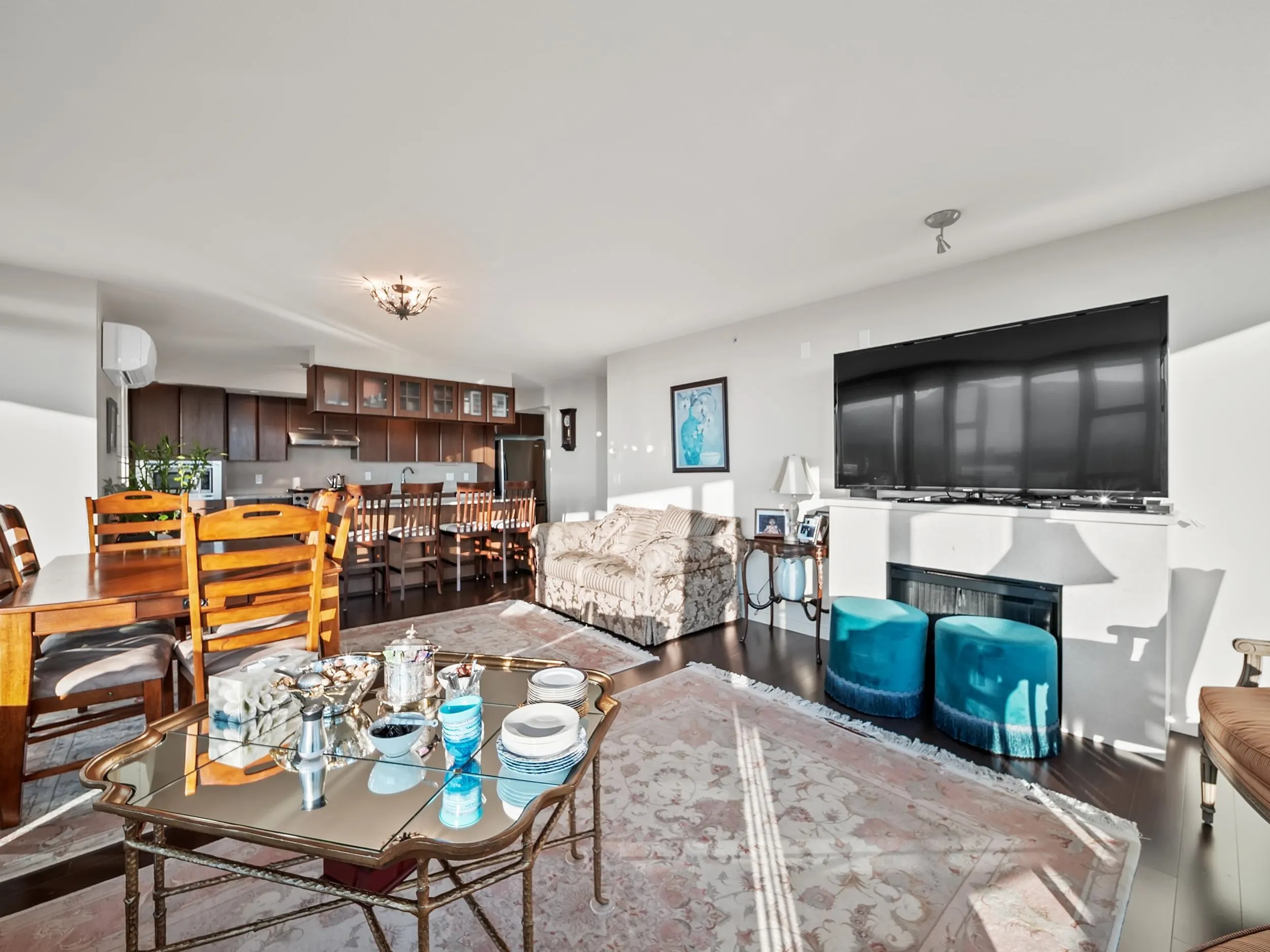 805 683 W Victoria Park