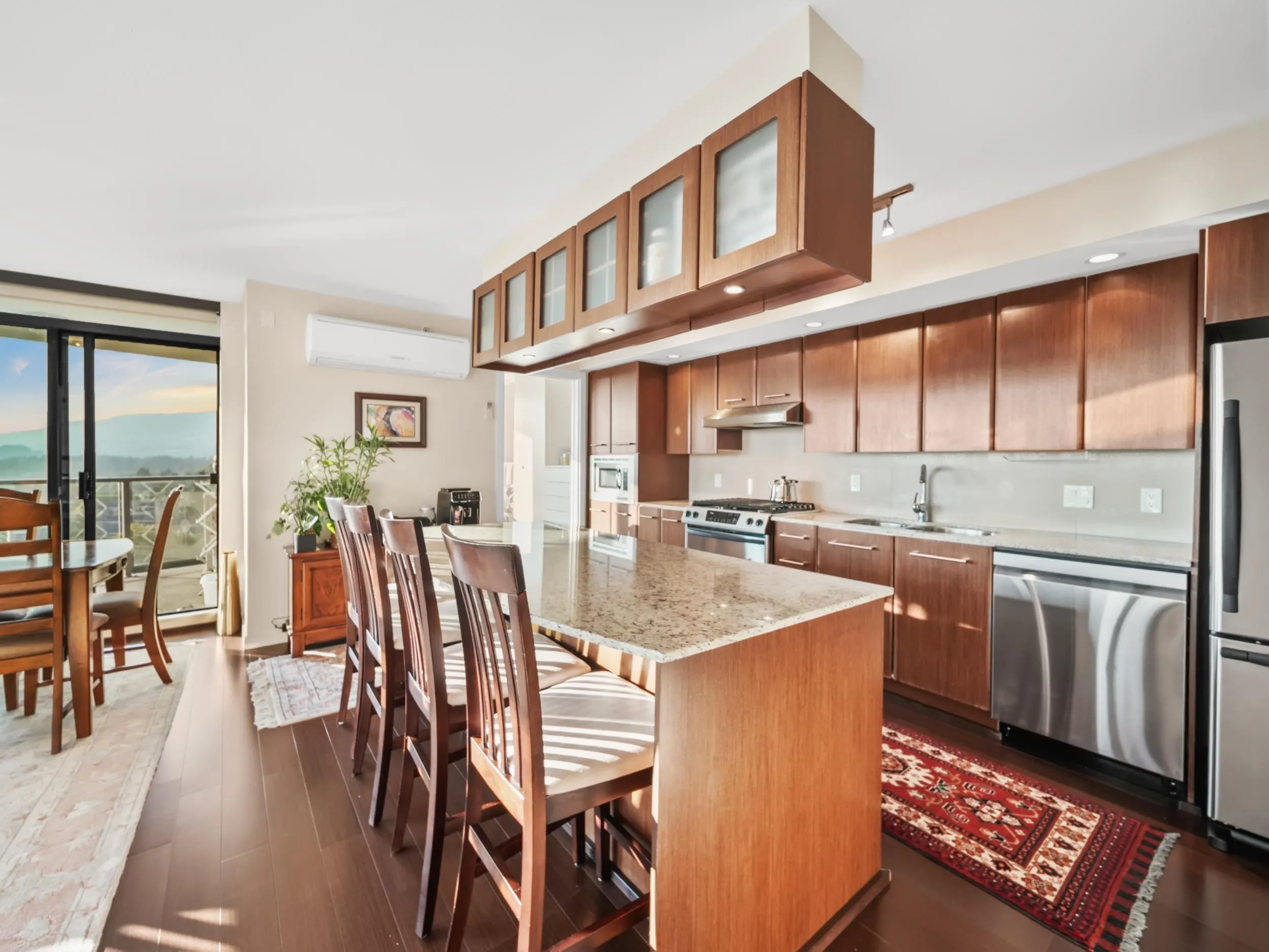 805 683 W Victoria Park