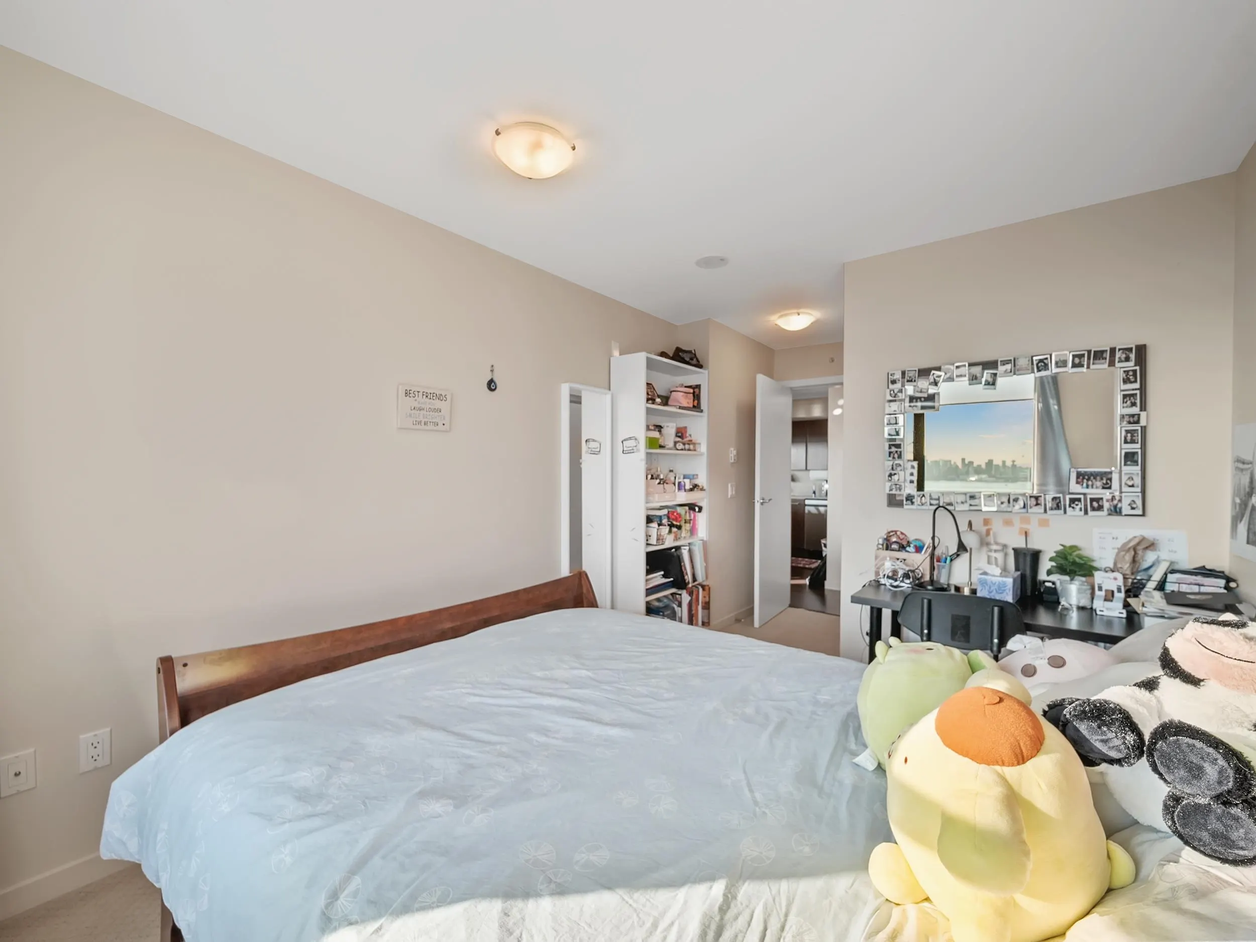 805 683 W Victoria Park