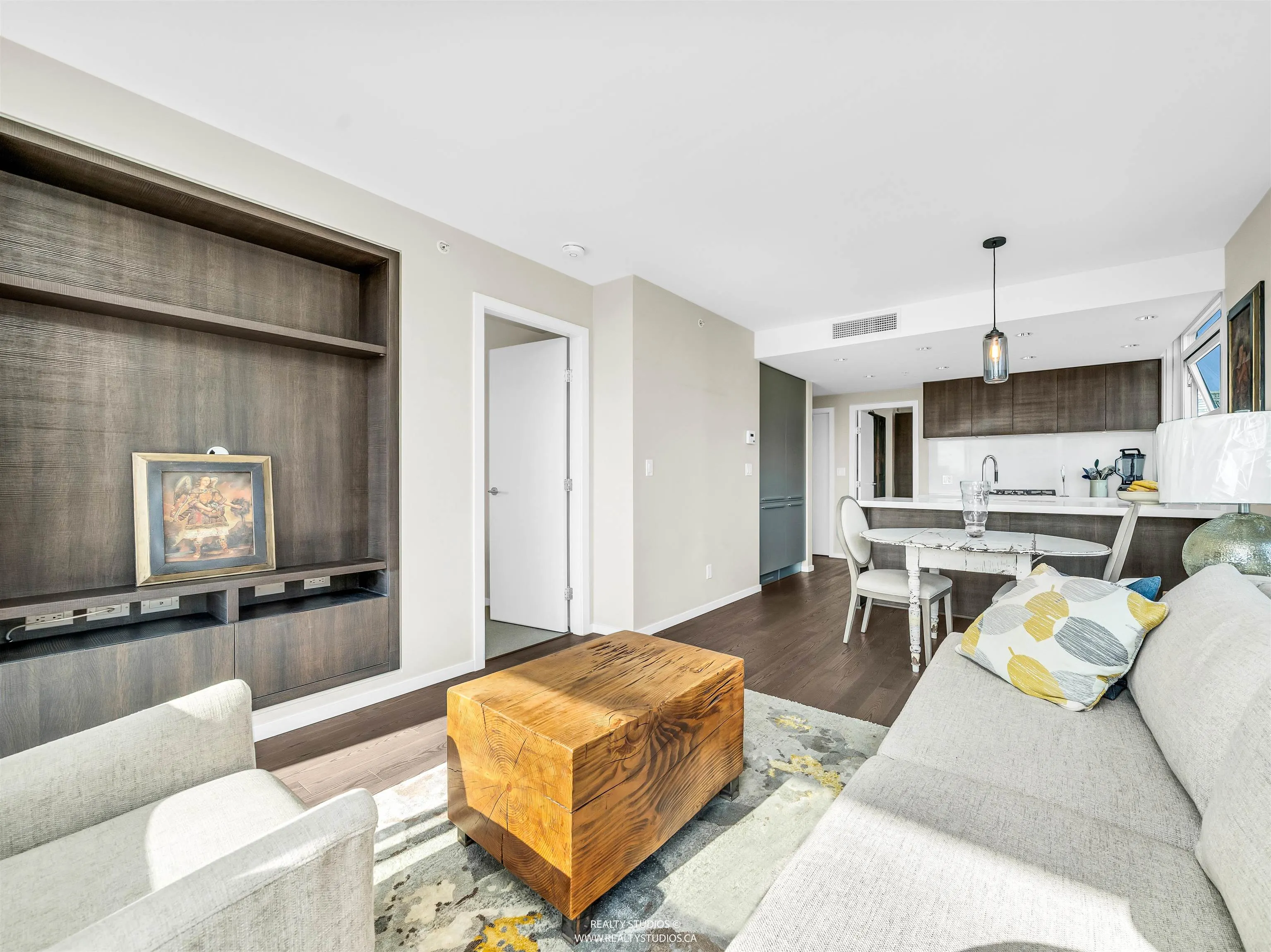 1107 1351 Continental Street