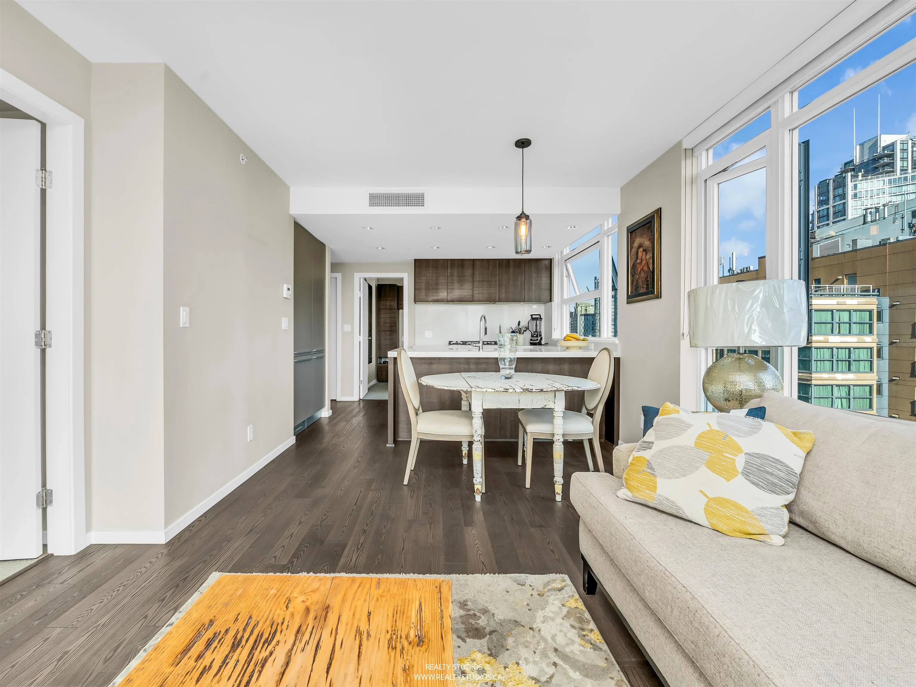 1107 1351 Continental Street