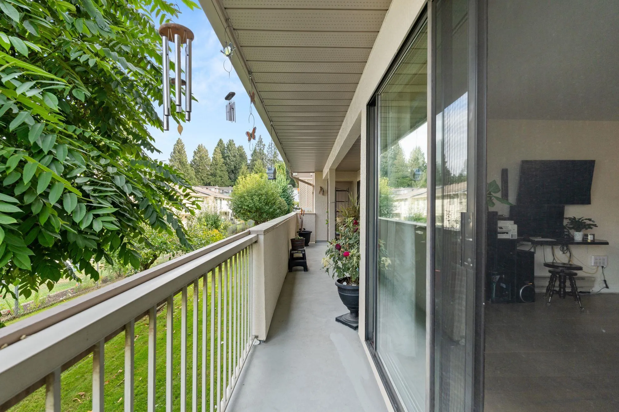 109 33233 E Bourquin Crescent