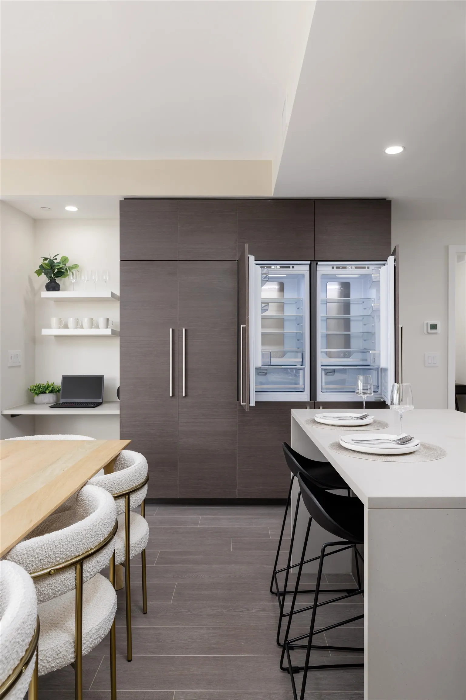 2507 4168 Lougheed Highway