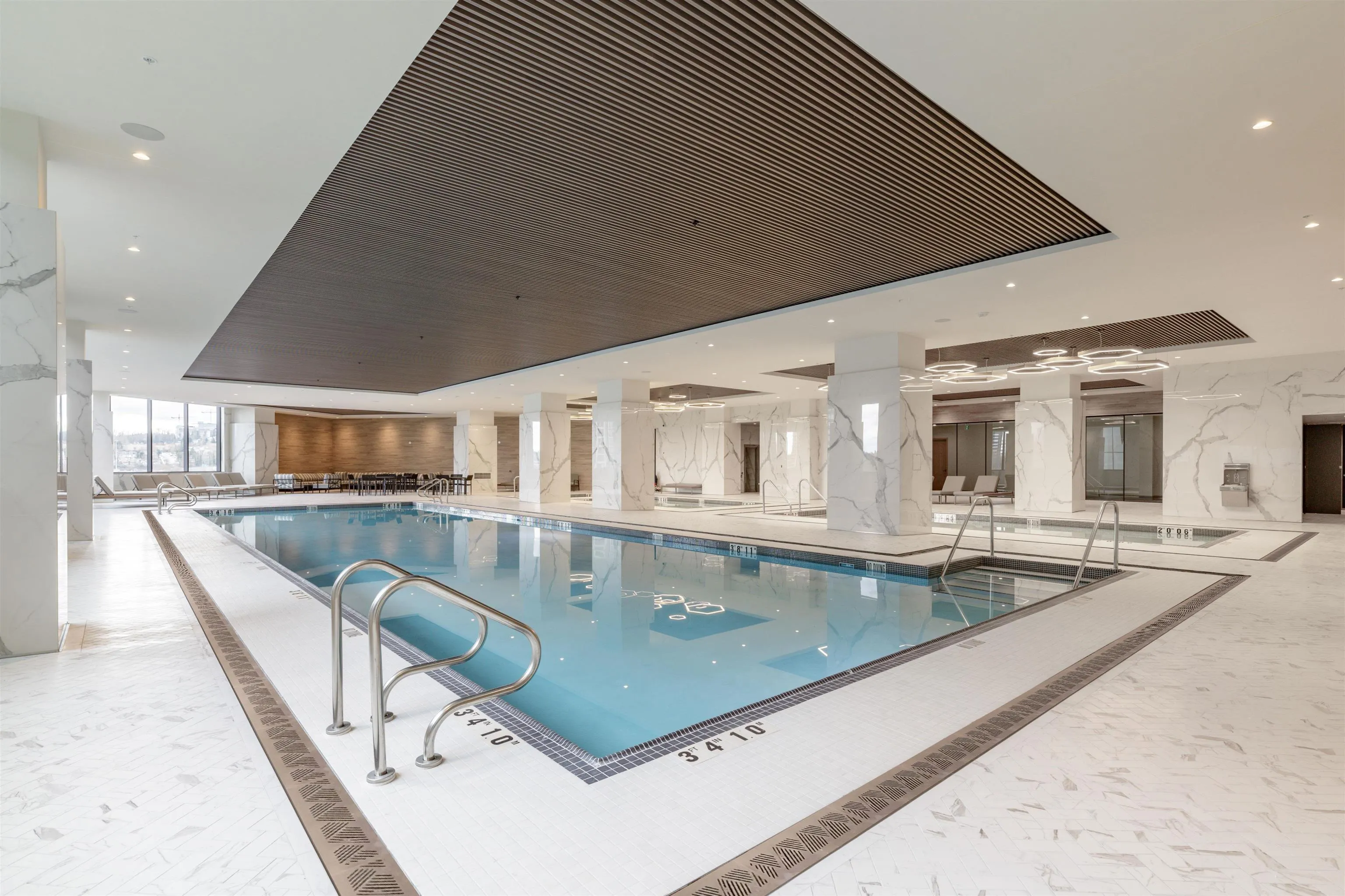 2507 4168 Lougheed Highway