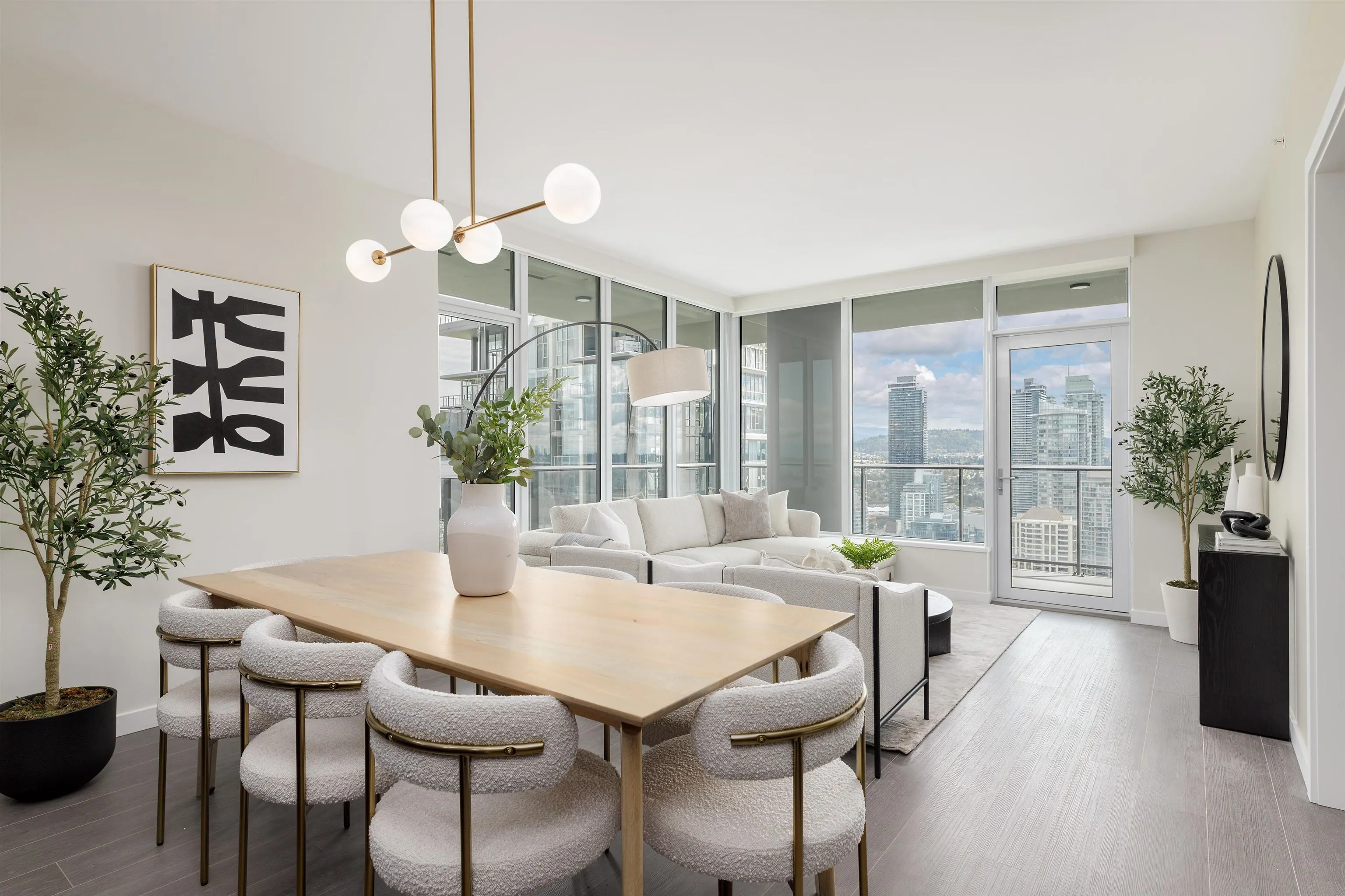 2507 4168 Lougheed Highway