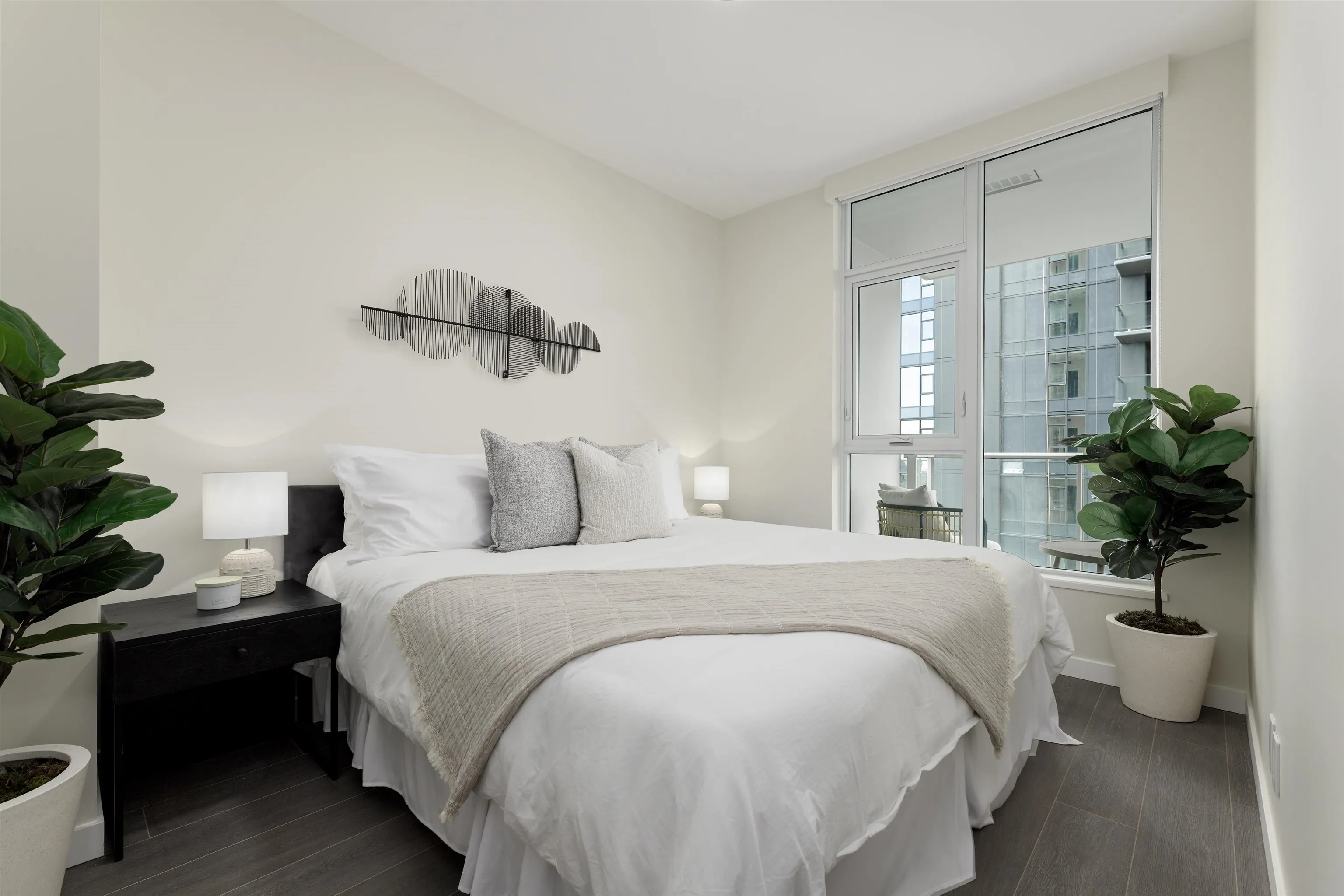 605 4168 Lougheed Highway