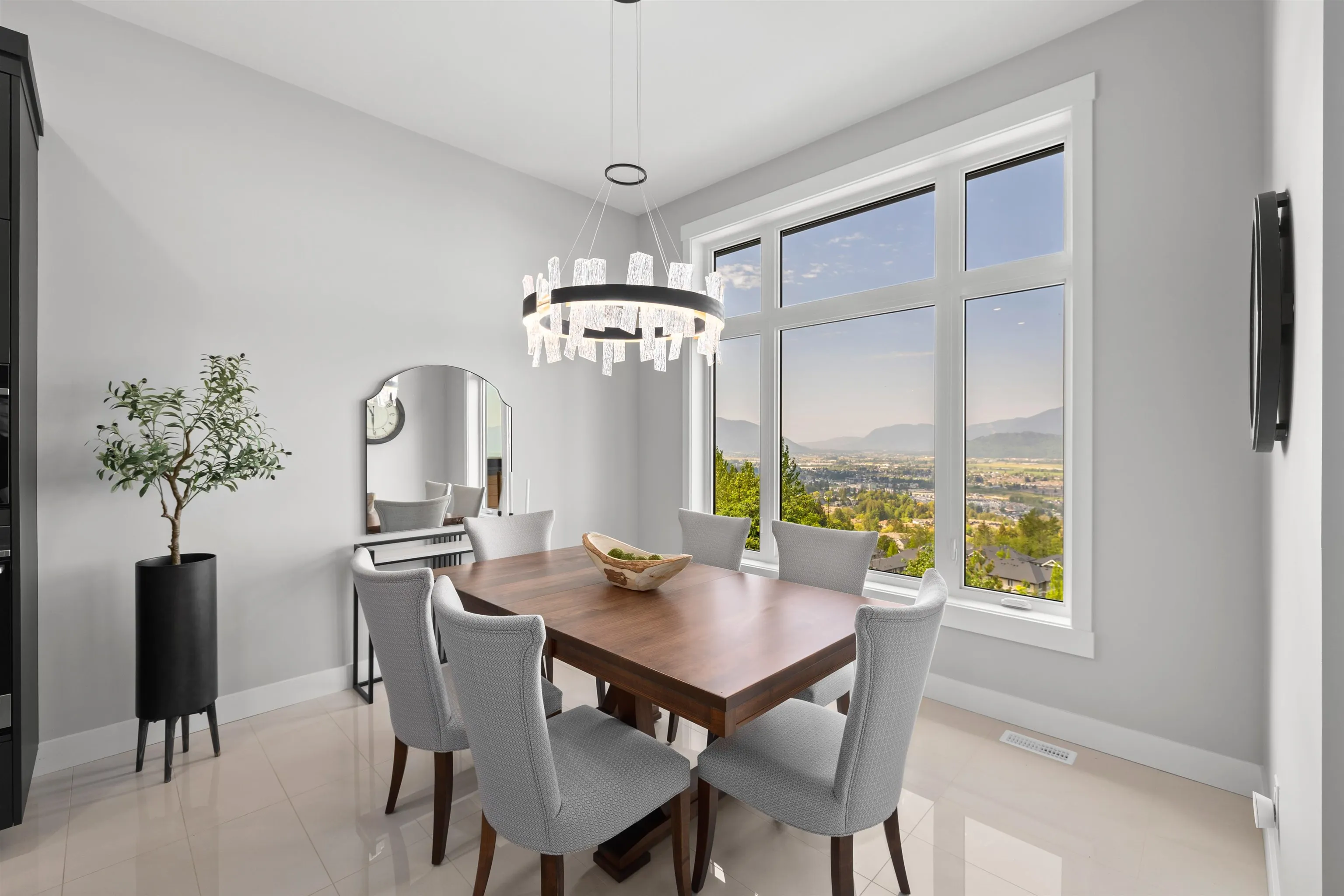 5487 Maclachlan Place
