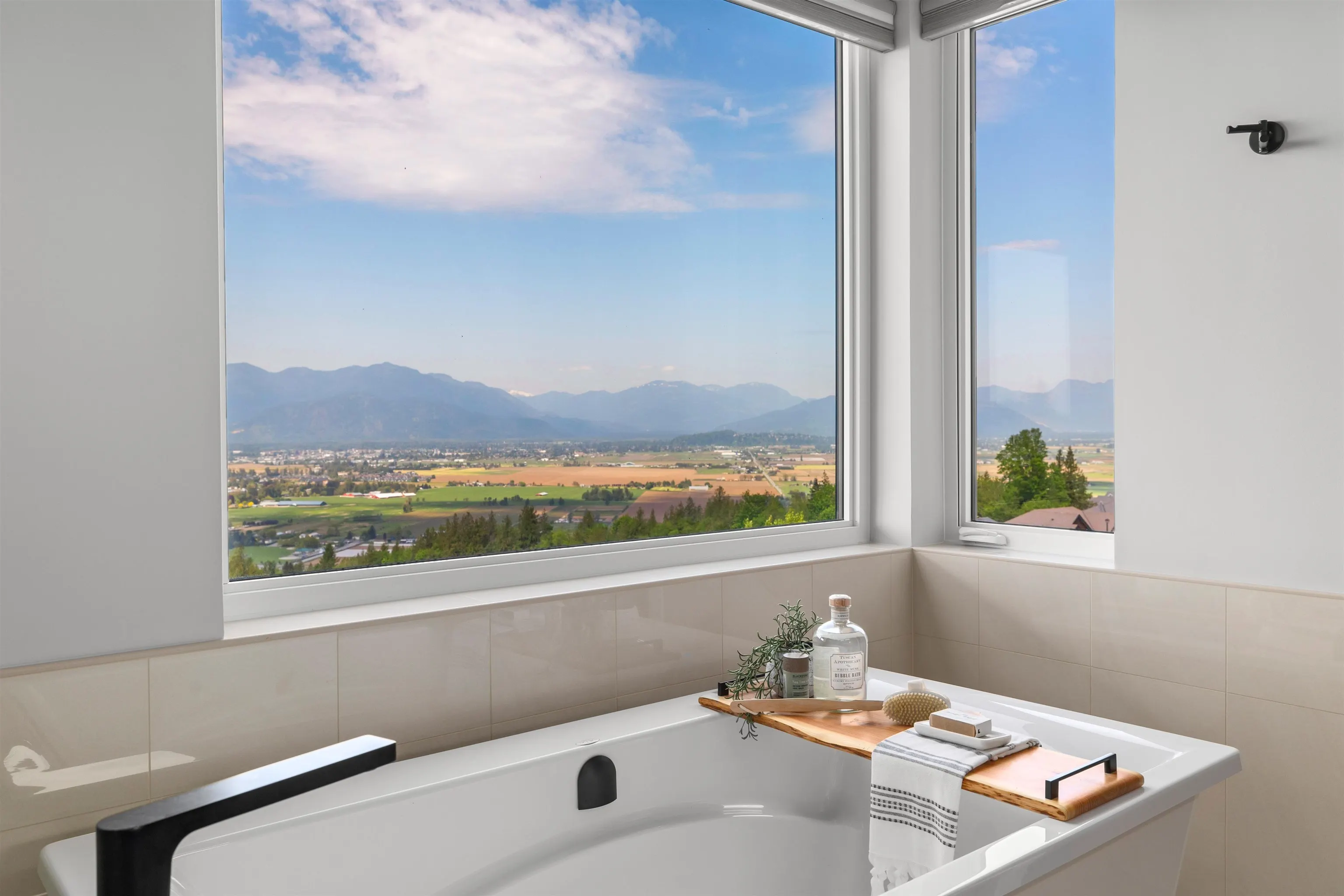 5487 Maclachlan Place
