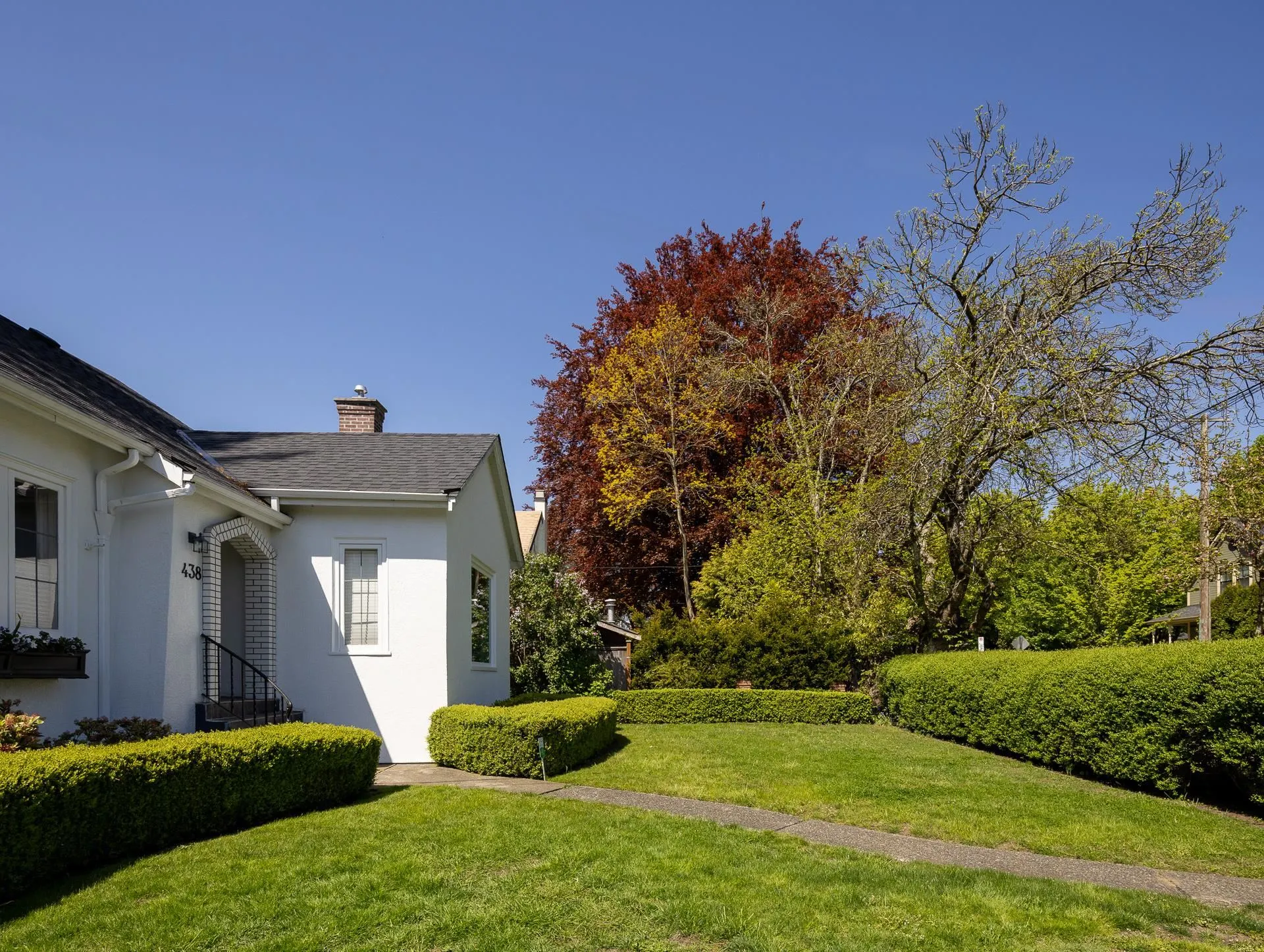 438 4th Street