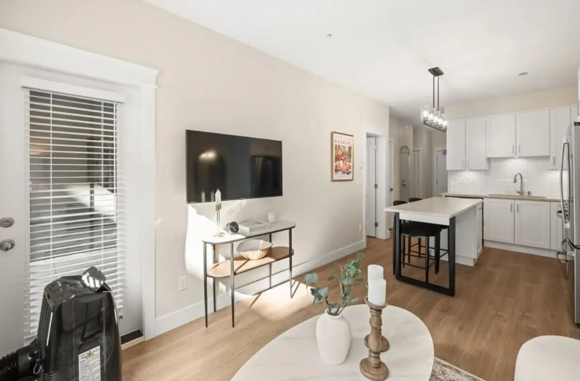 211 20932 83 Avenue