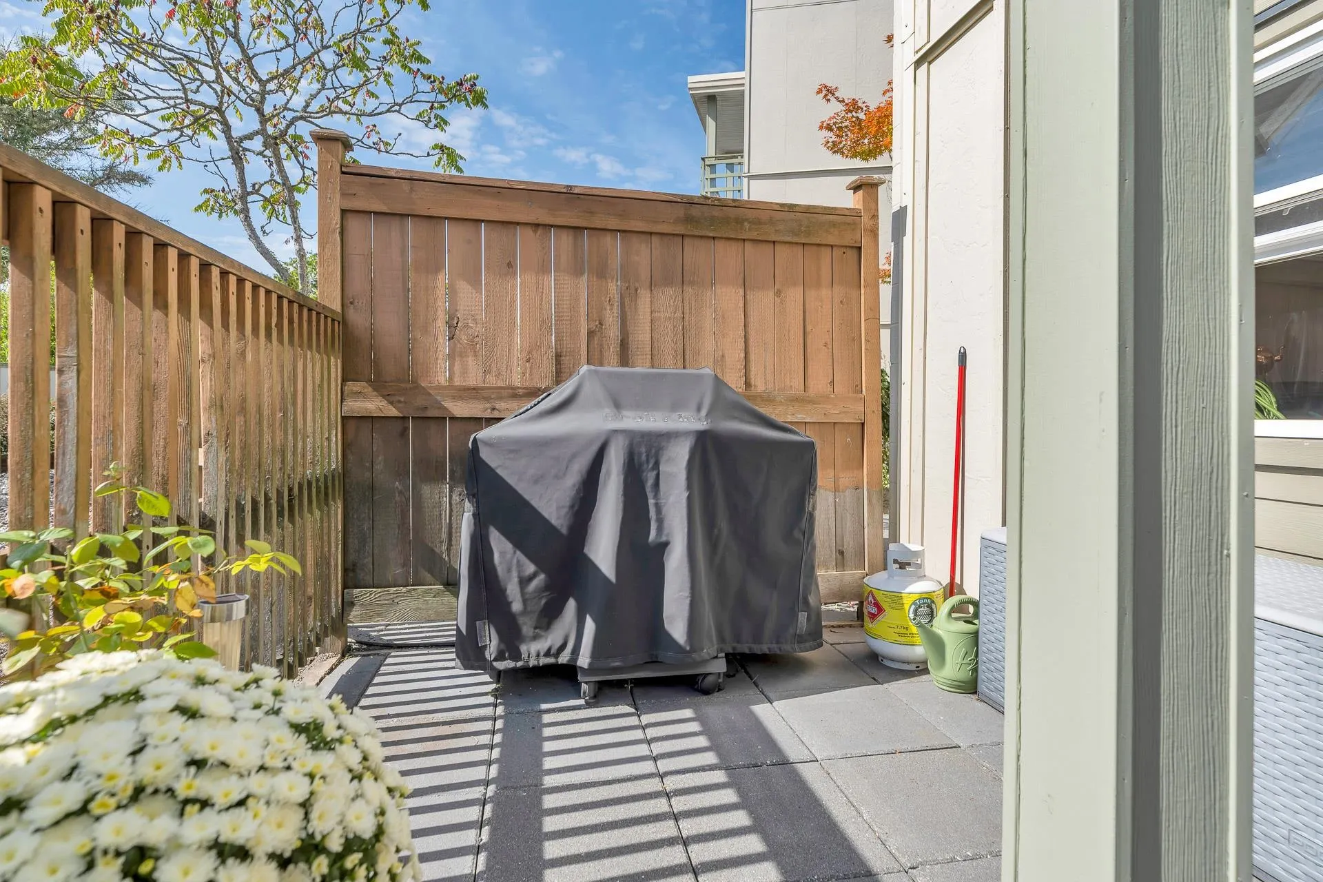 211 15735 Croydon Drive