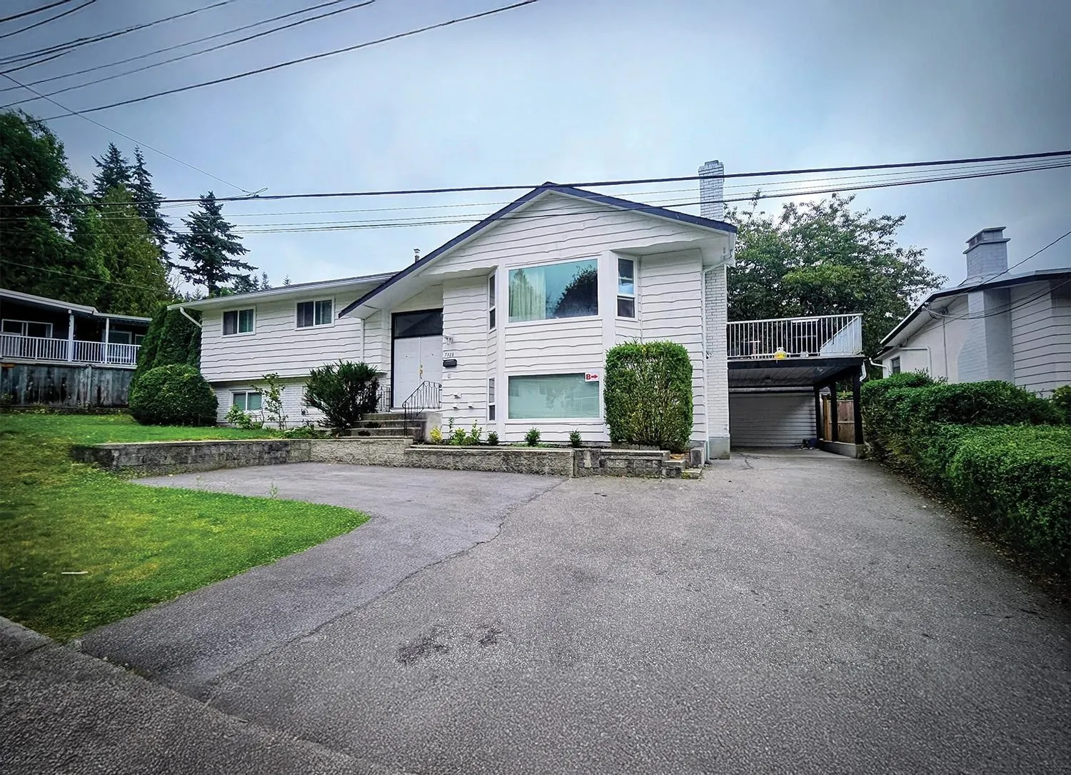 7328 York Crescent