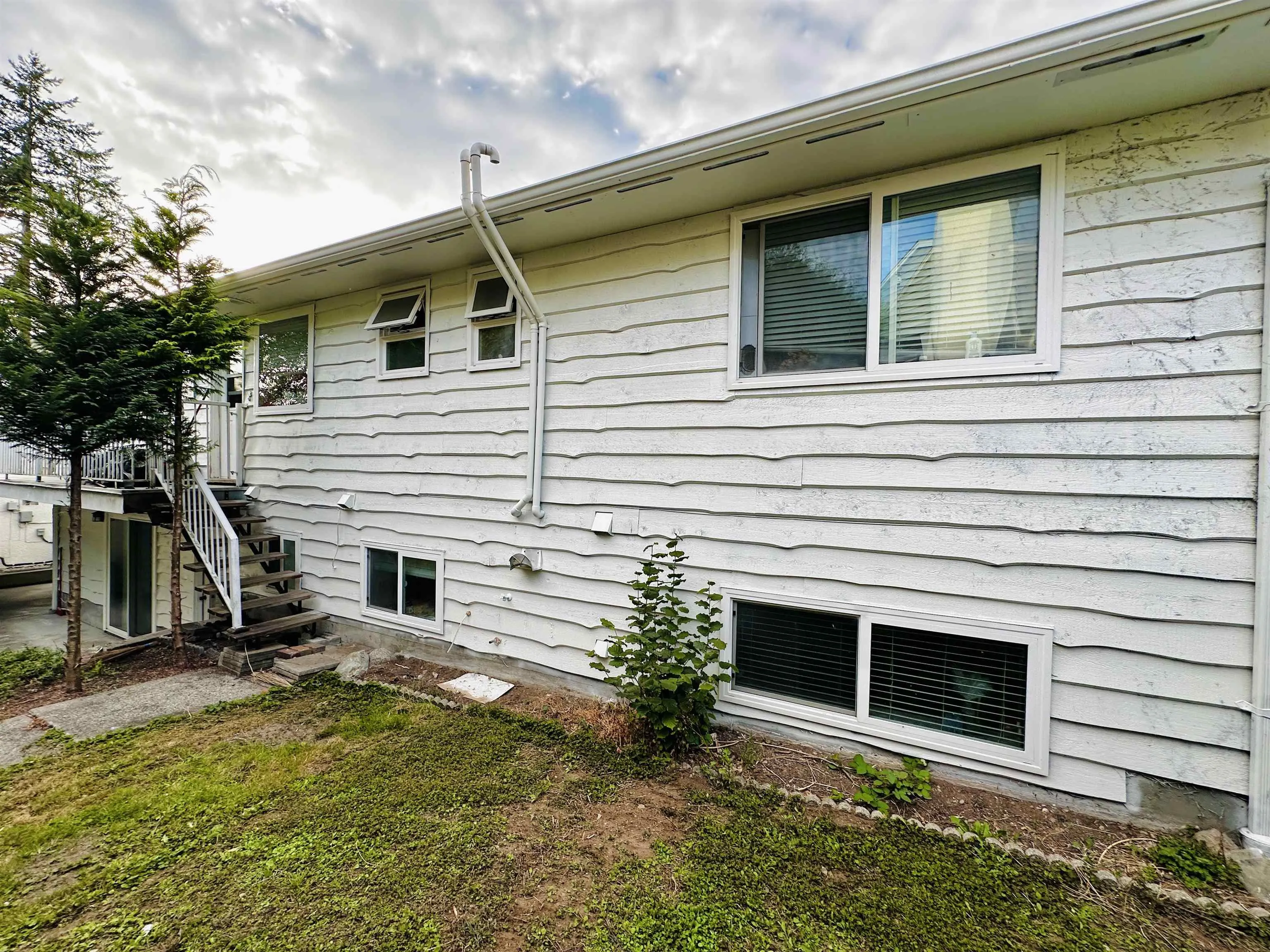 7328 York Crescent