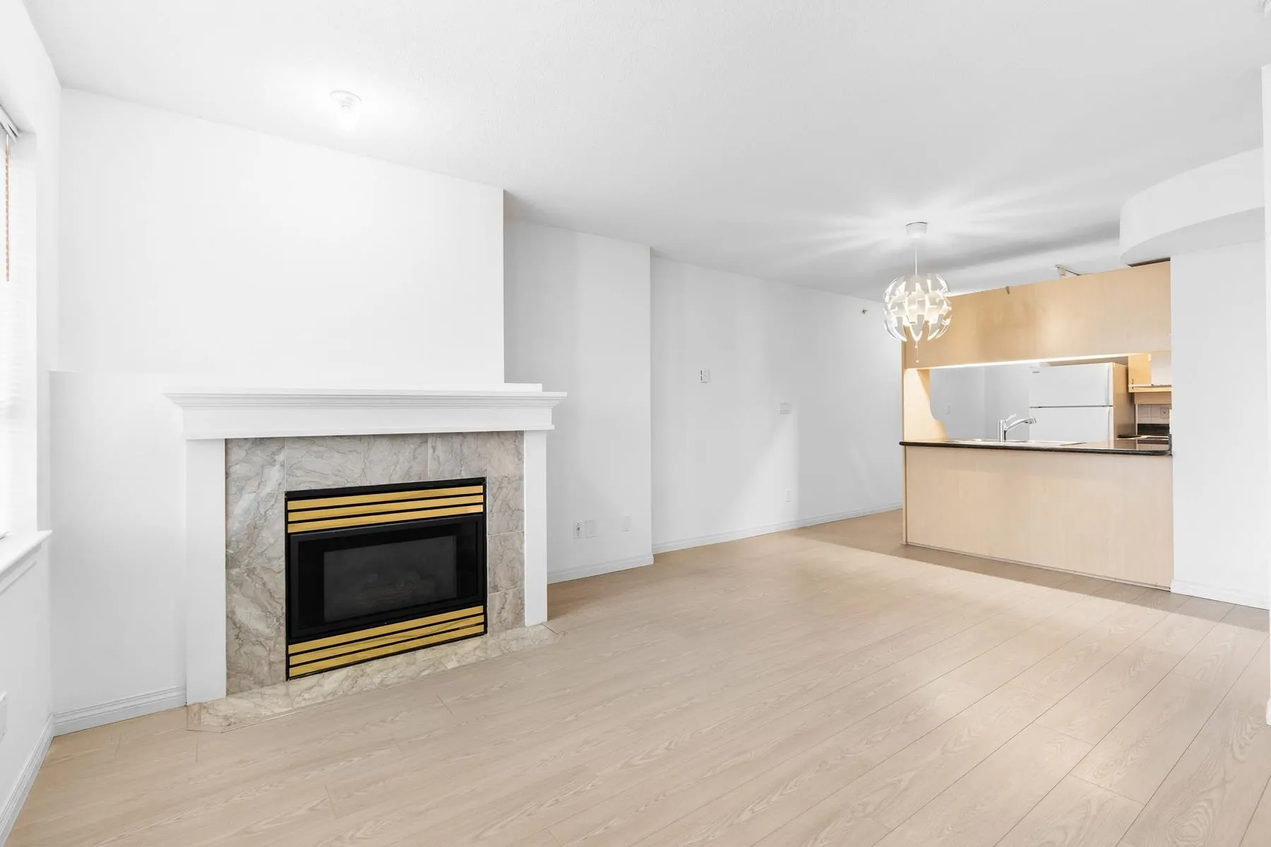 603 6611 Cooney Road