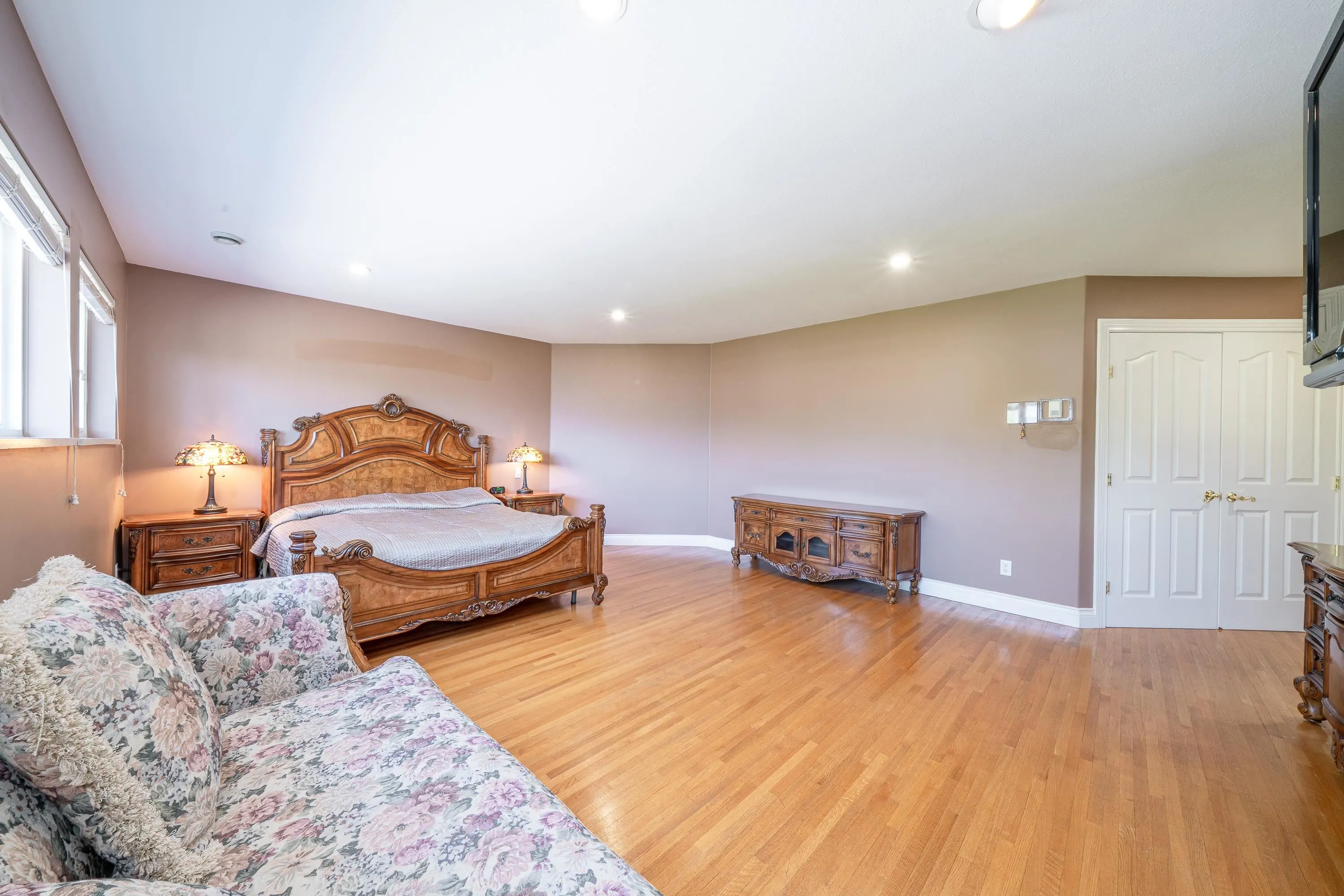 7287 Pandora Street