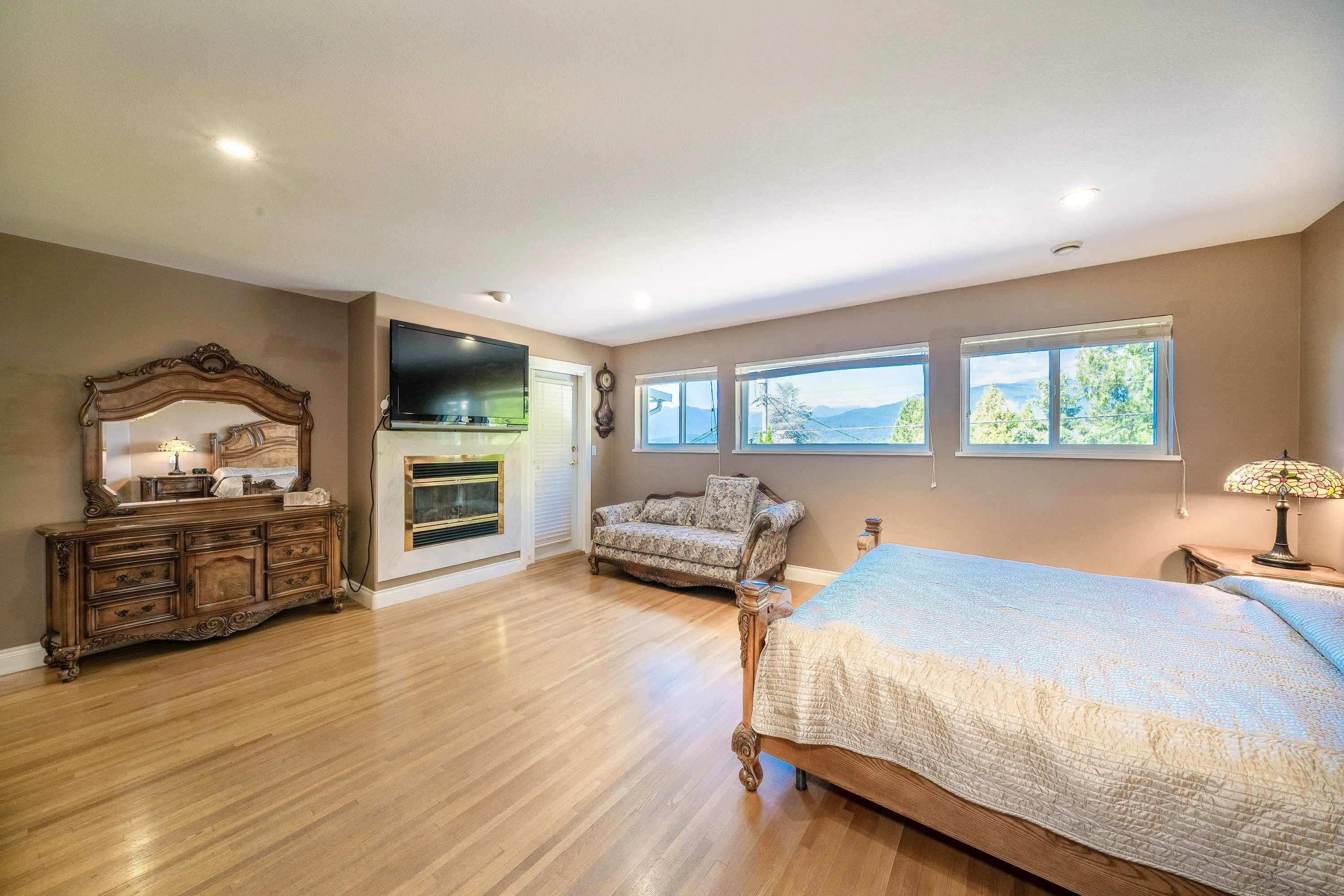 7287 Pandora Street
