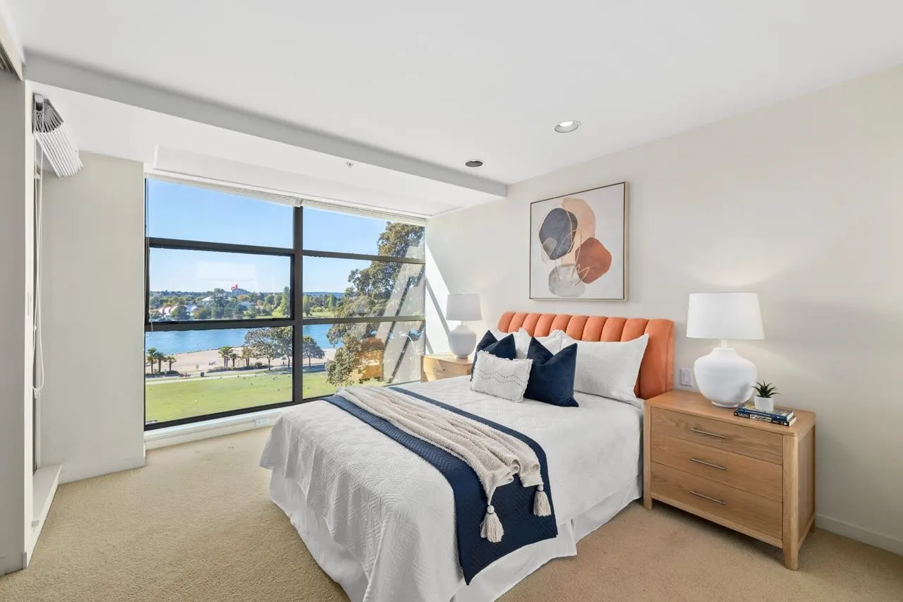 404 1233 Beach Avenue