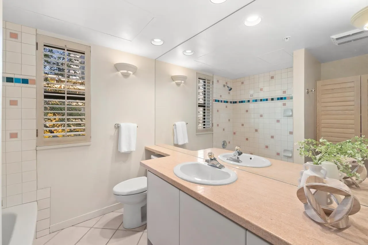 404 1233 Beach Avenue