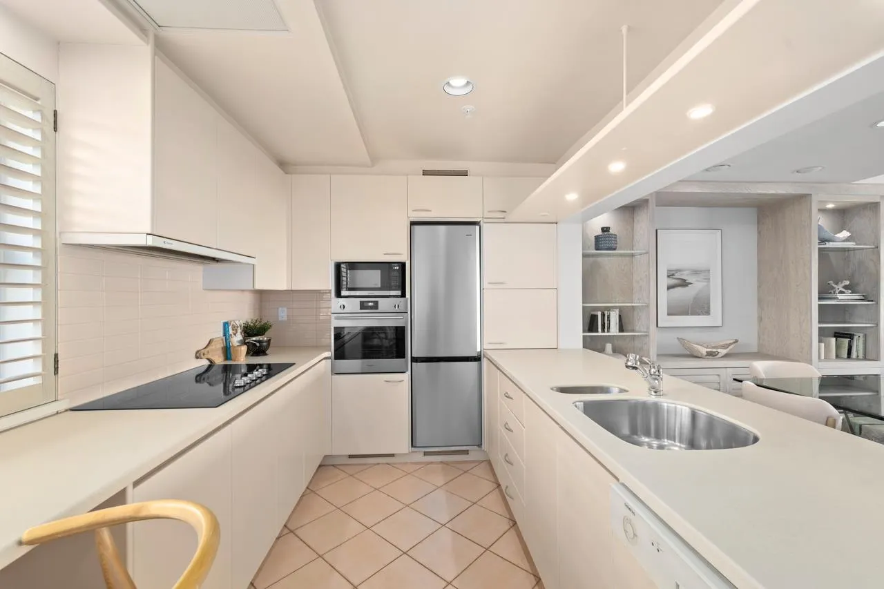 404 1233 Beach Avenue