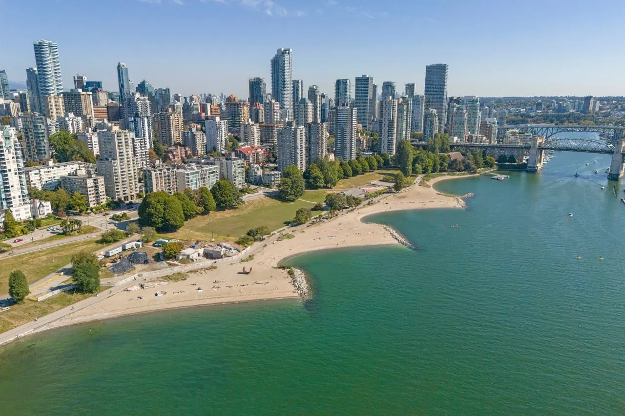 404 1233 Beach Avenue