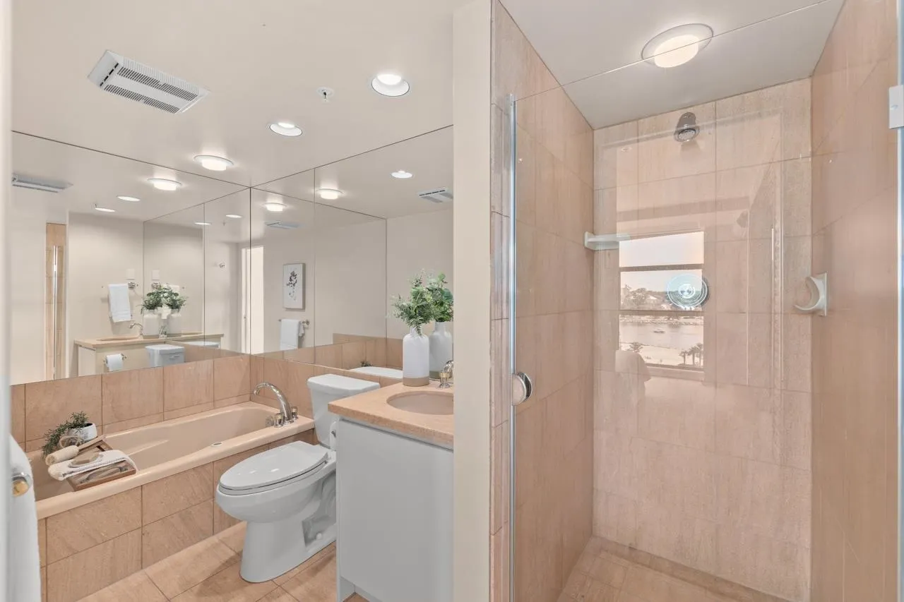 404 1233 Beach Avenue