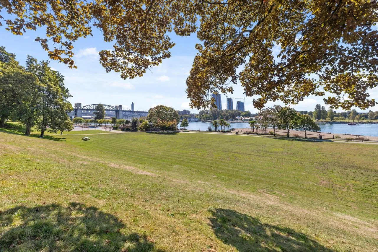 404 1233 Beach Avenue