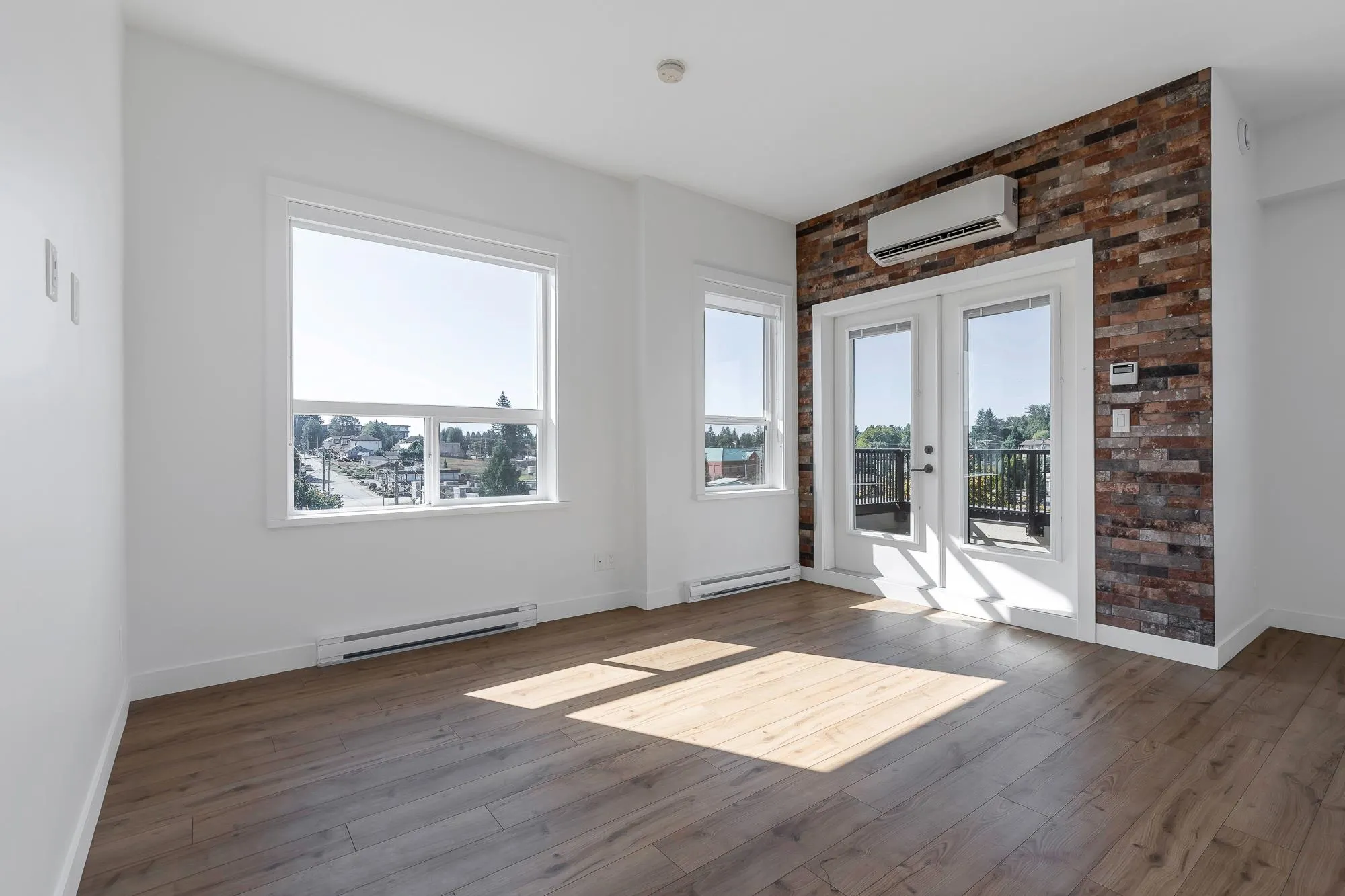 514 2493 Montrose Avenue