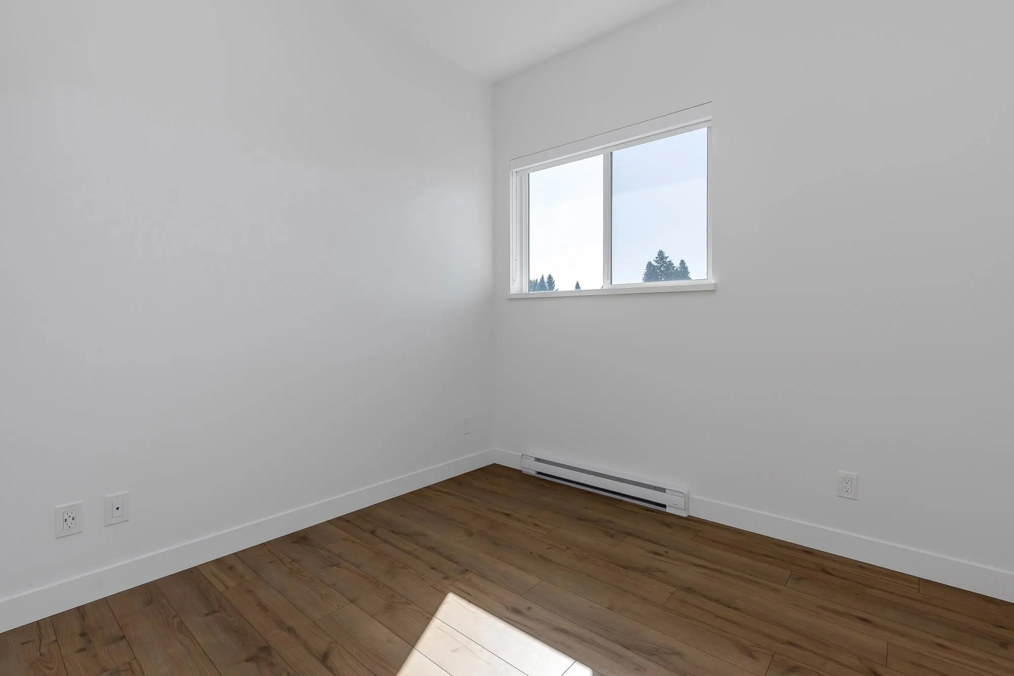 514 2493 Montrose Avenue