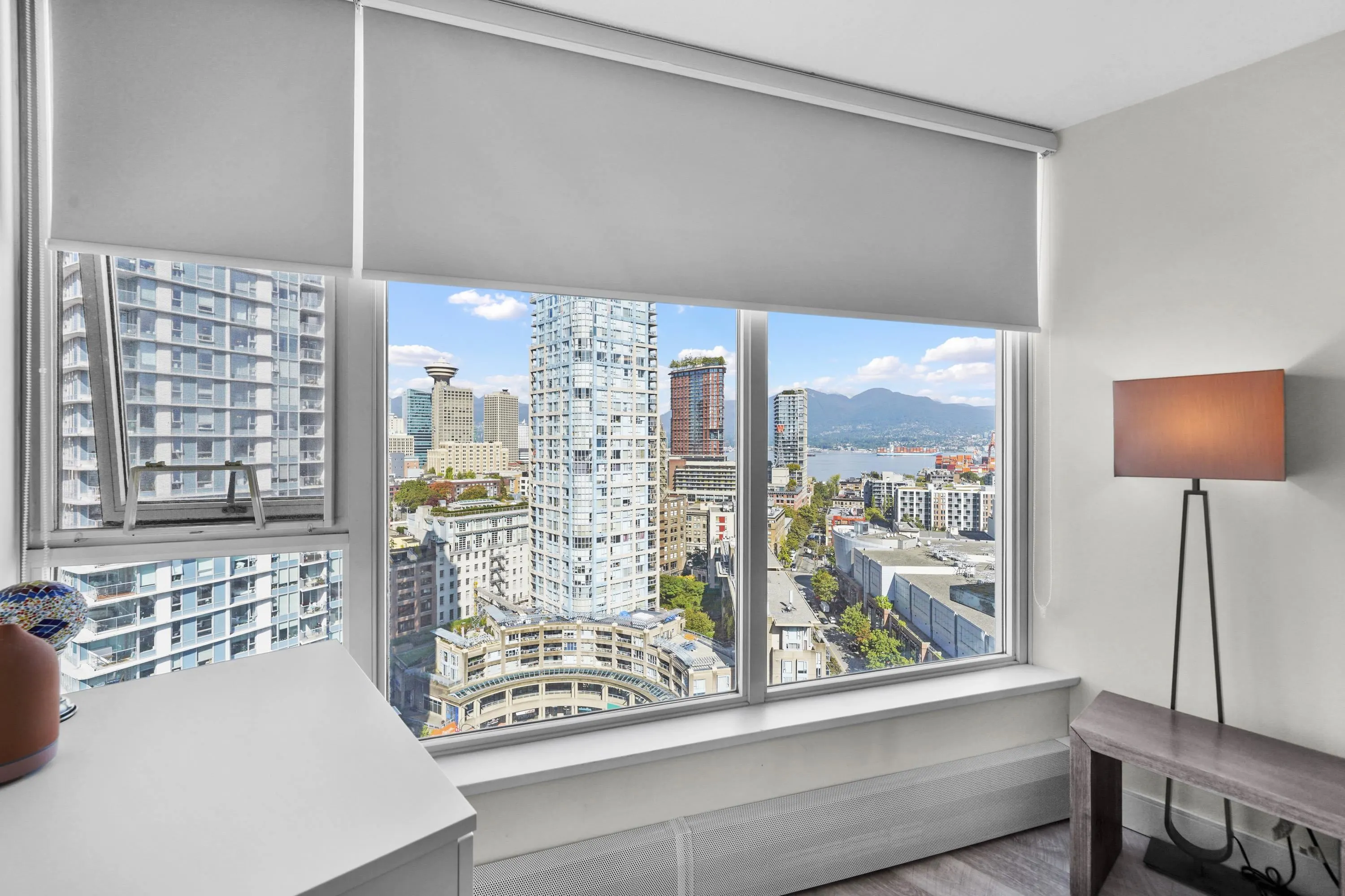 2507 689 Abbott Street