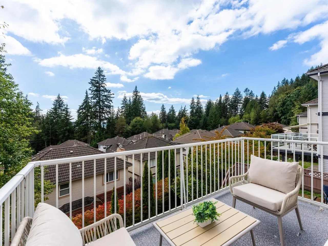1668 Plateau Crescent