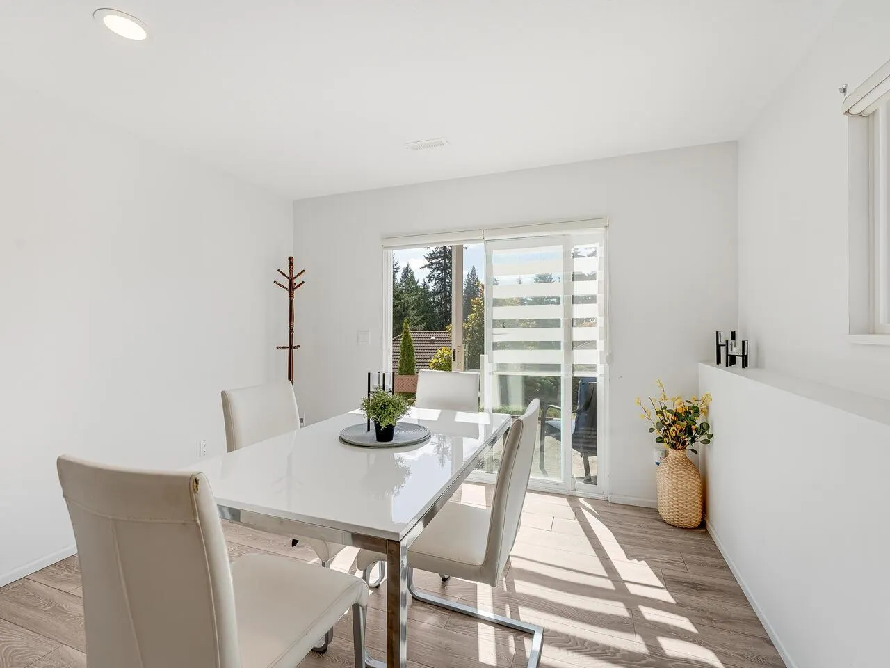 1668 Plateau Crescent