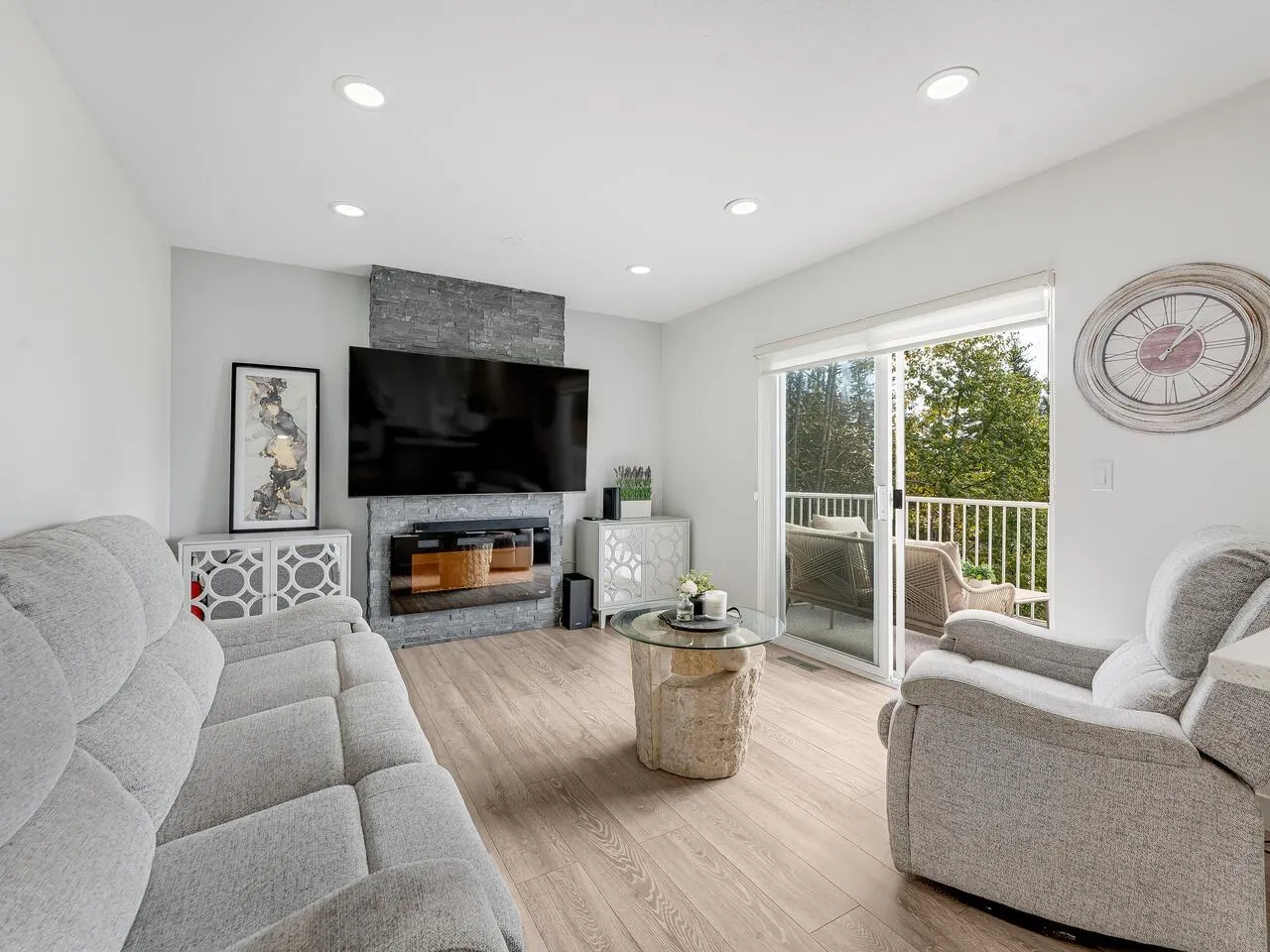 1668 Plateau Crescent