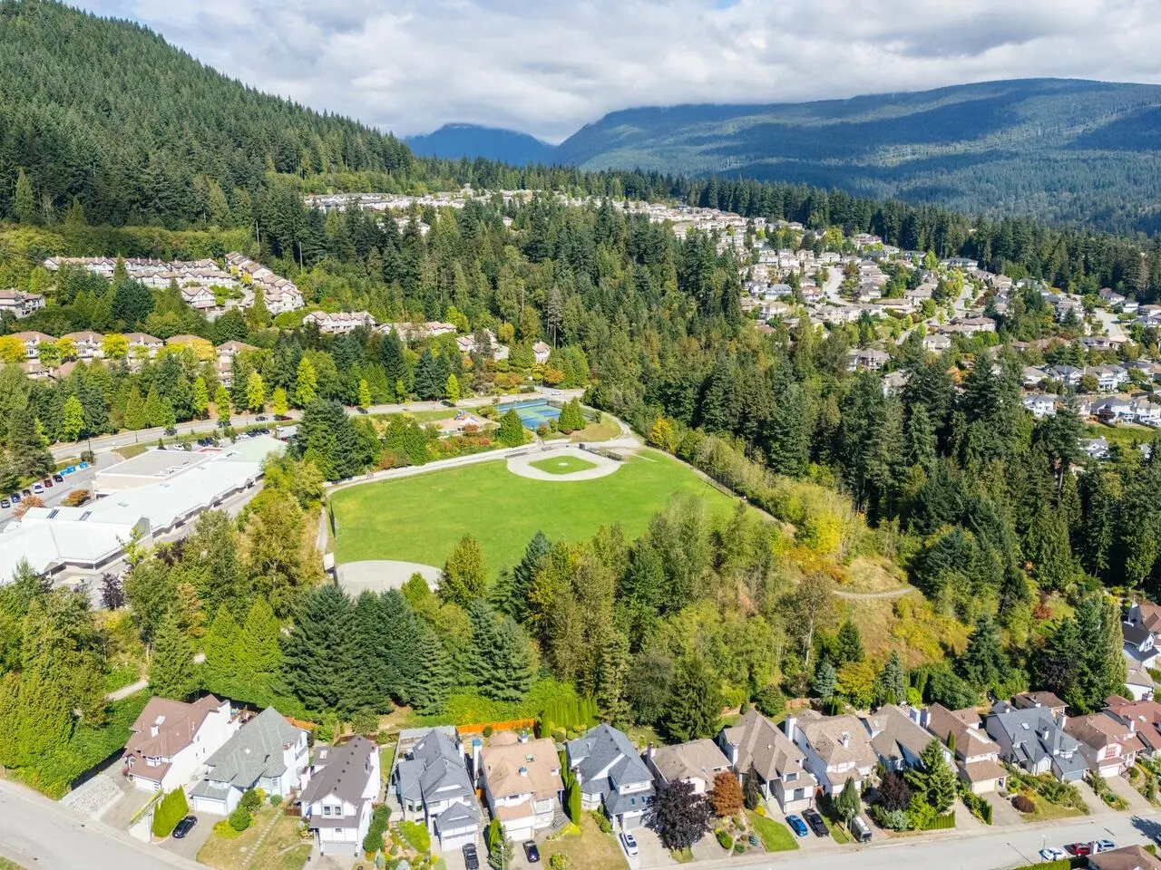 1668 Plateau Crescent