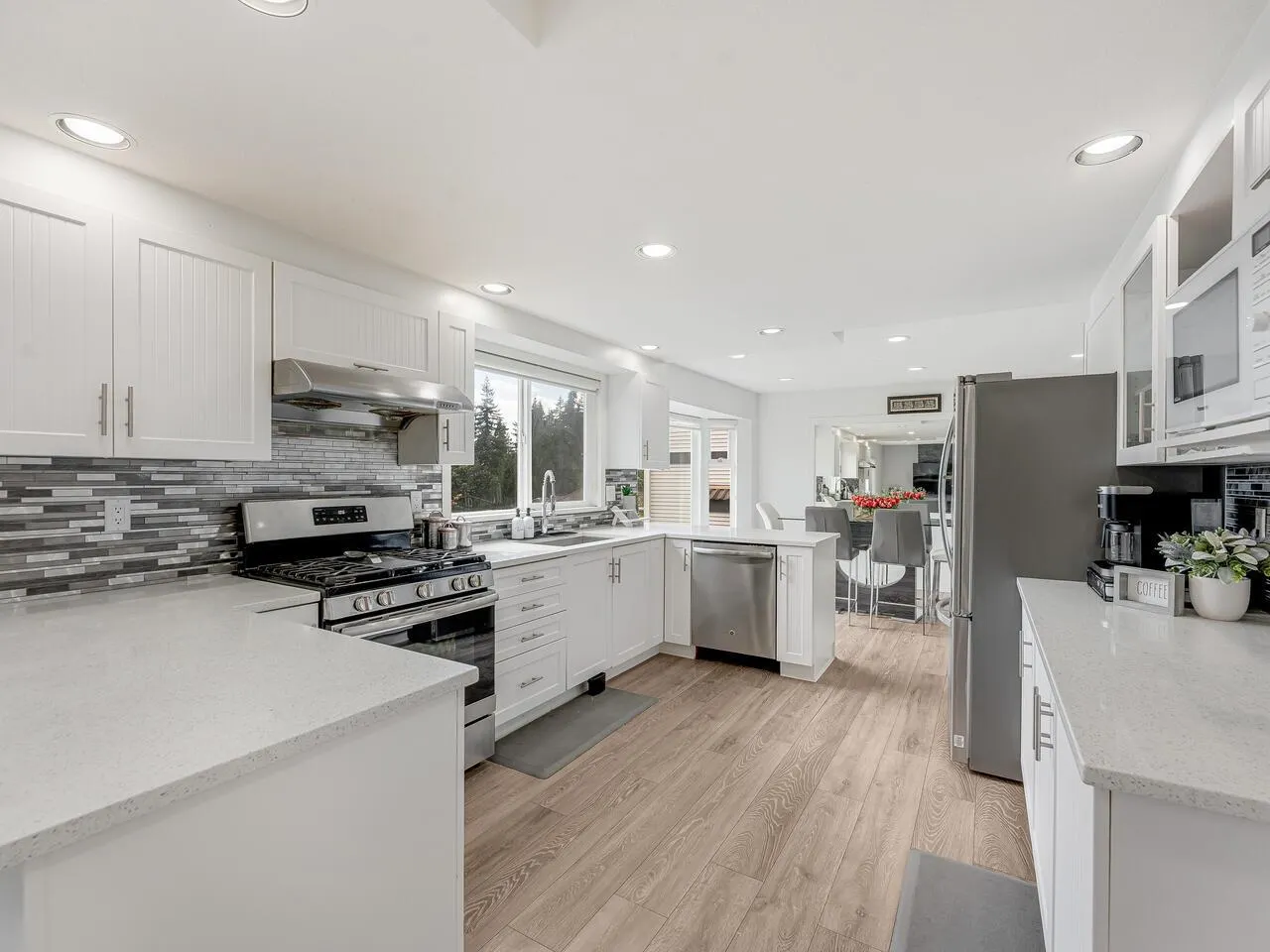 1668 Plateau Crescent