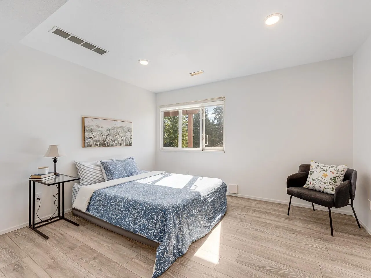 1668 Plateau Crescent