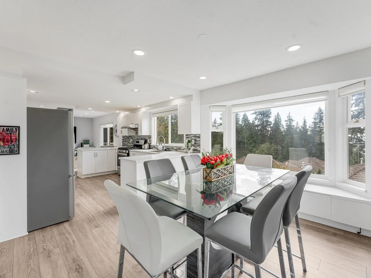 1668 Plateau Crescent